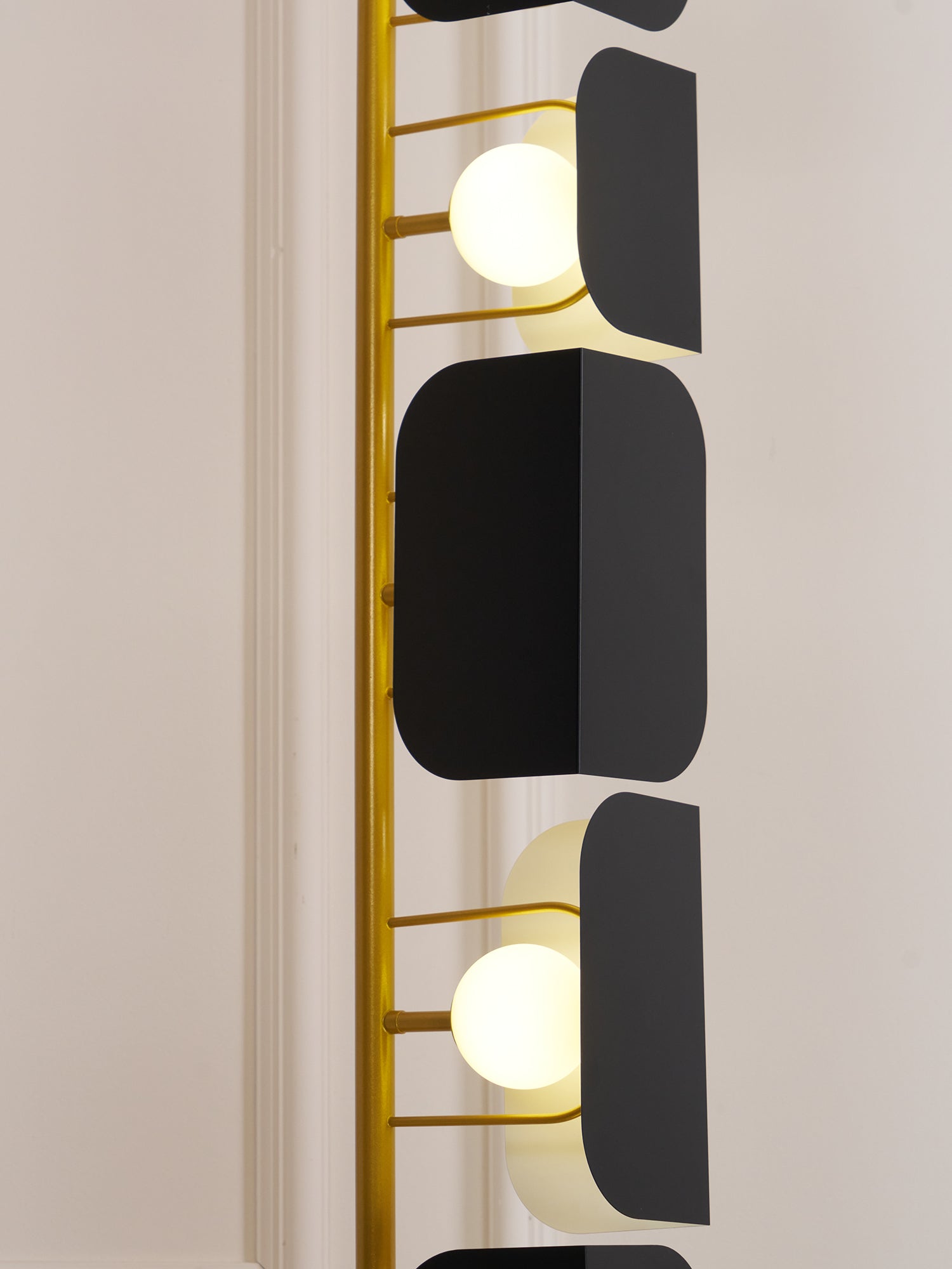 Leagan Floor Lamp - Blowlighting