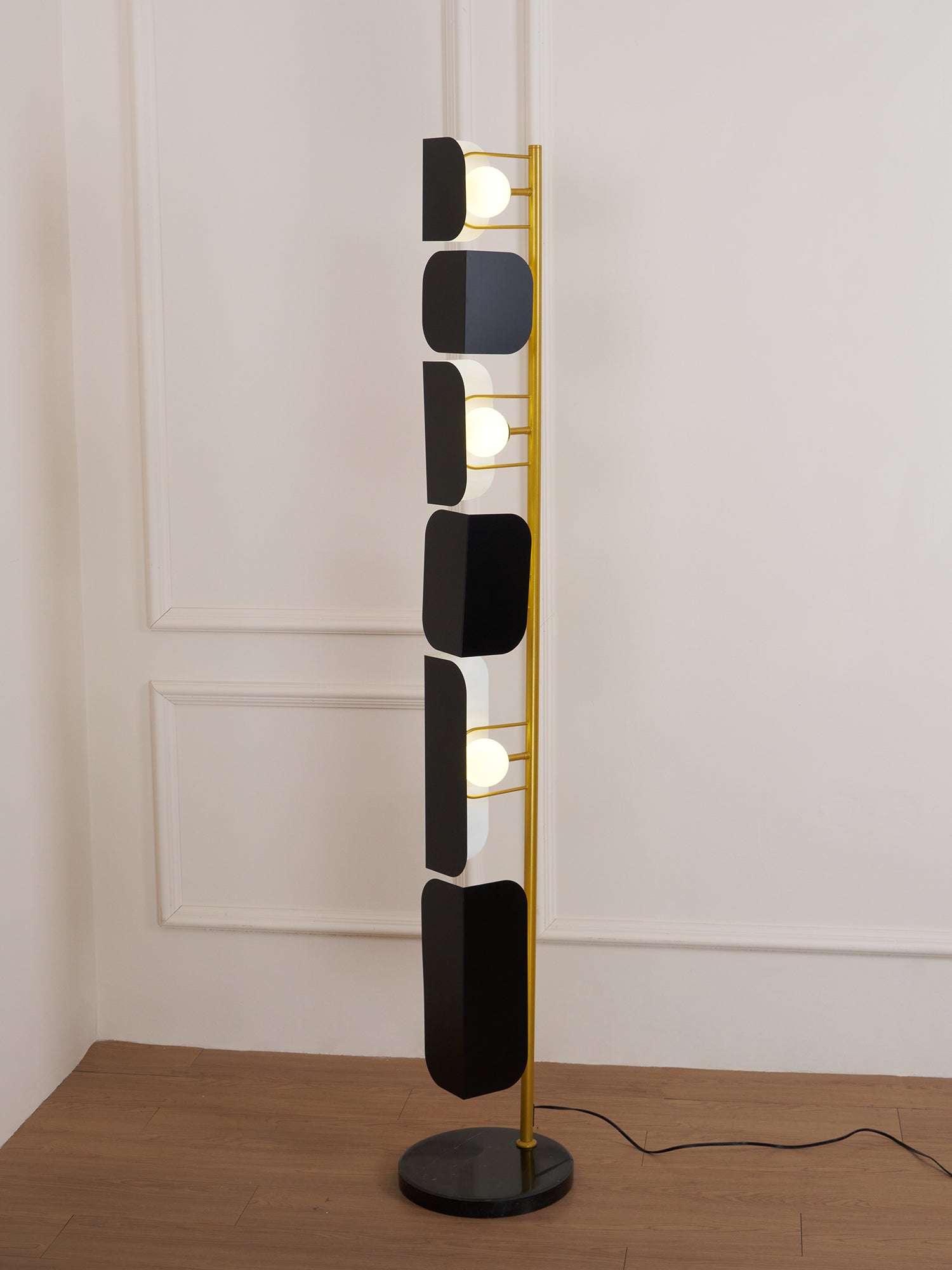 Leagan Floor Lamp - Blowlighting
