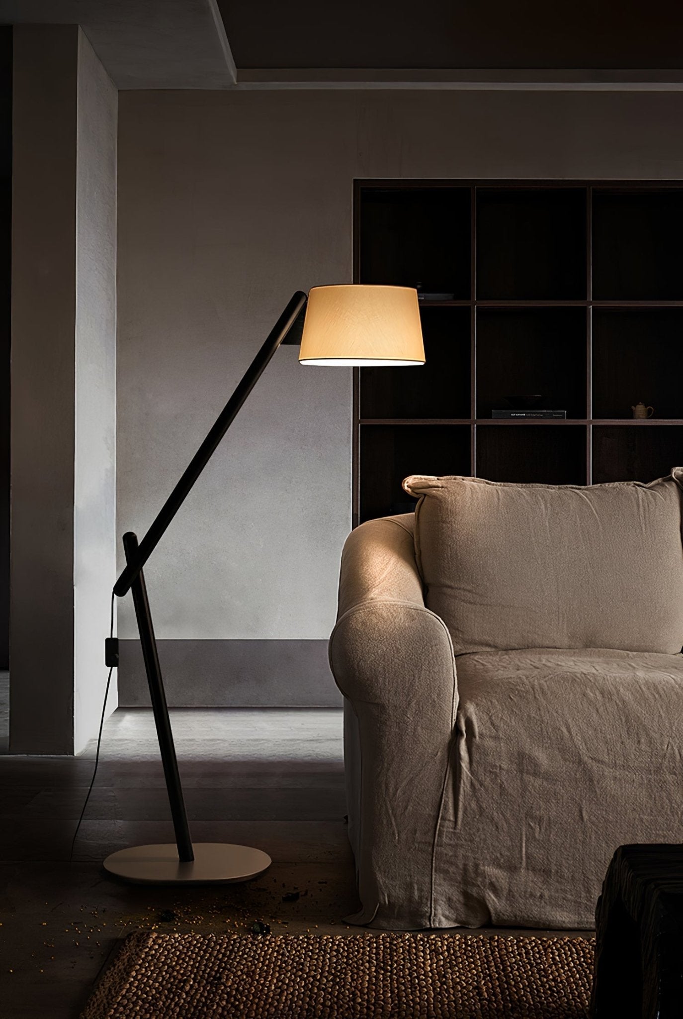 Lean Pivot Floor Lamp - Blowlighting