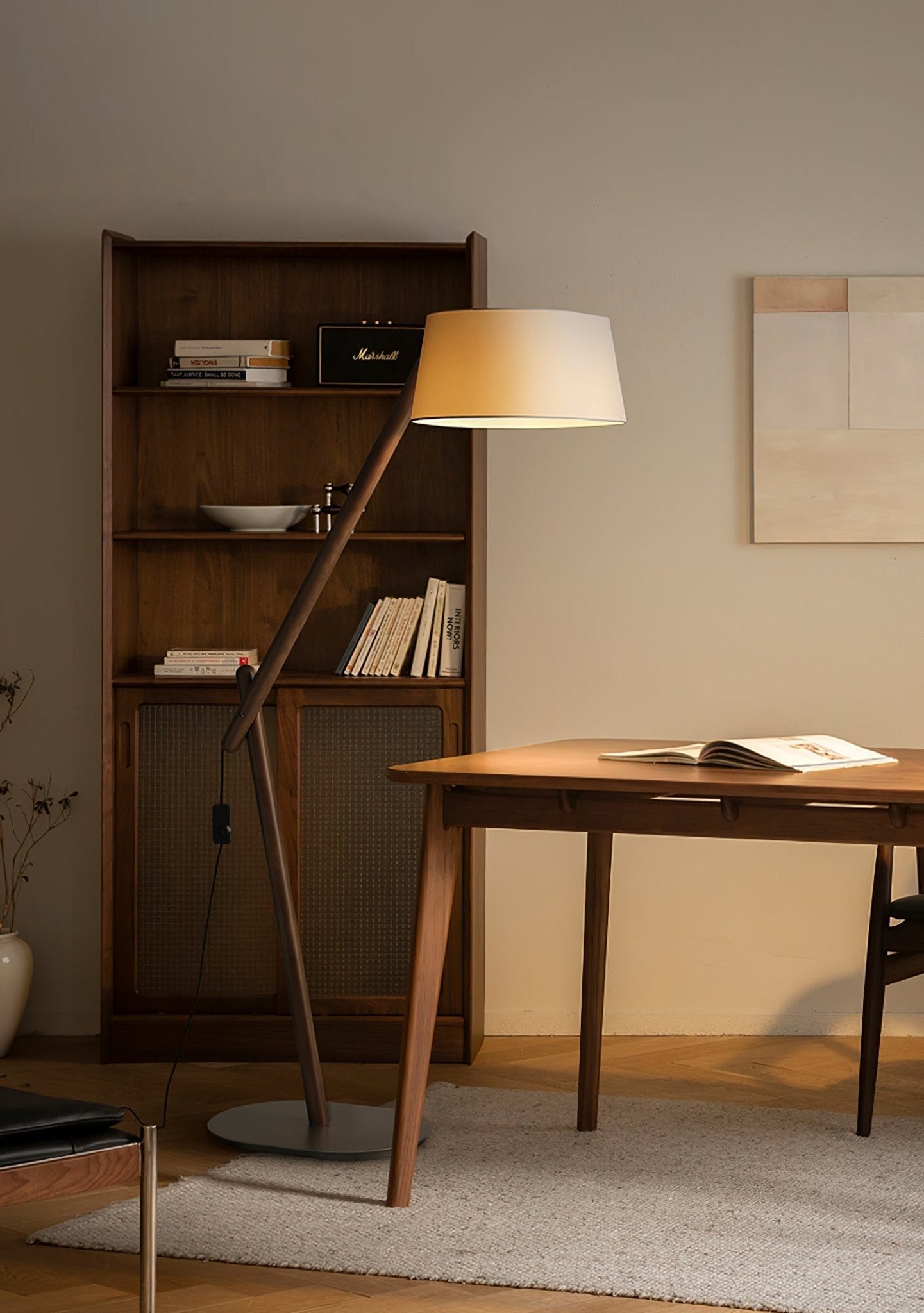 Lean Pivot Floor Lamp - Blowlighting