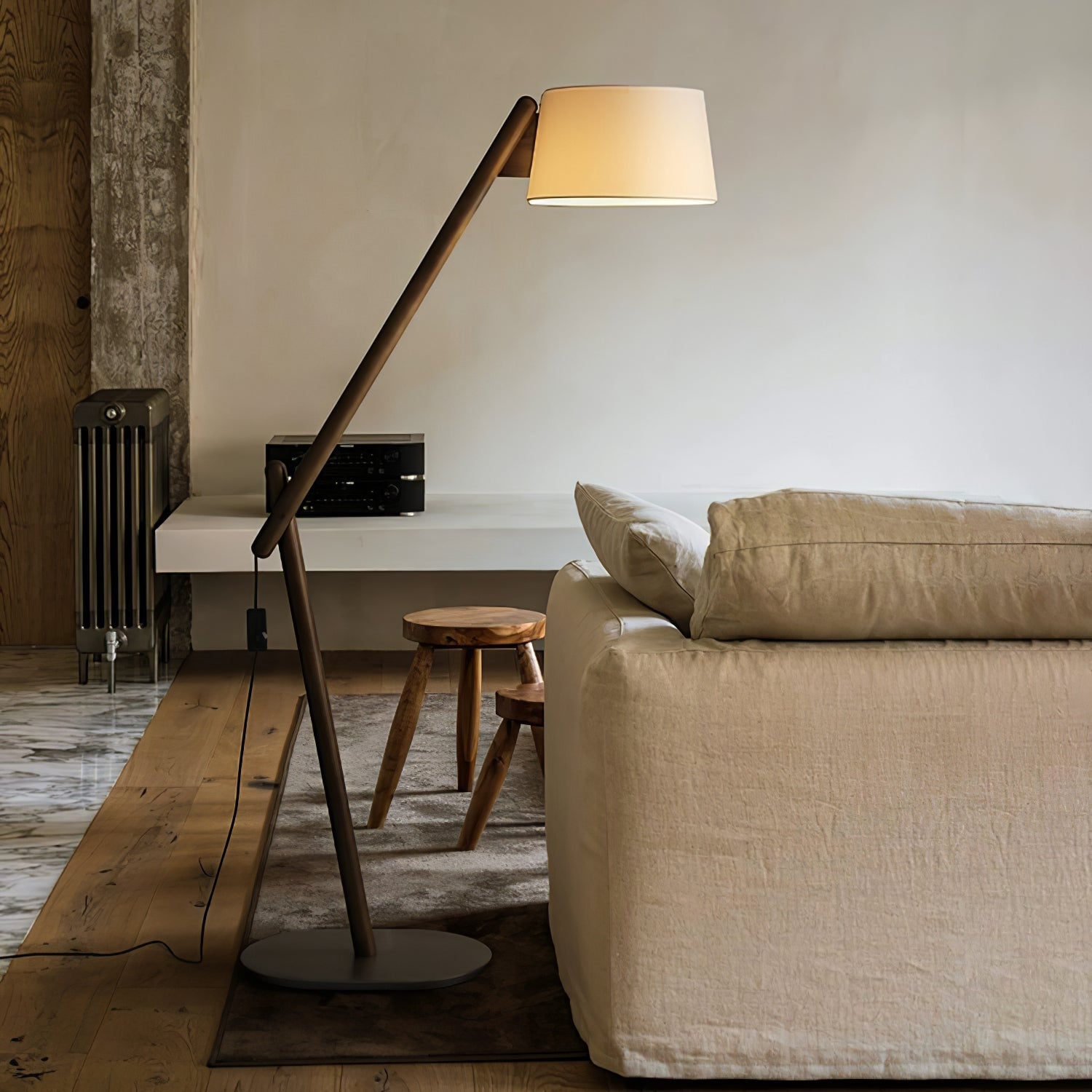 Lean Pivot Floor Lamp - Blowlighting