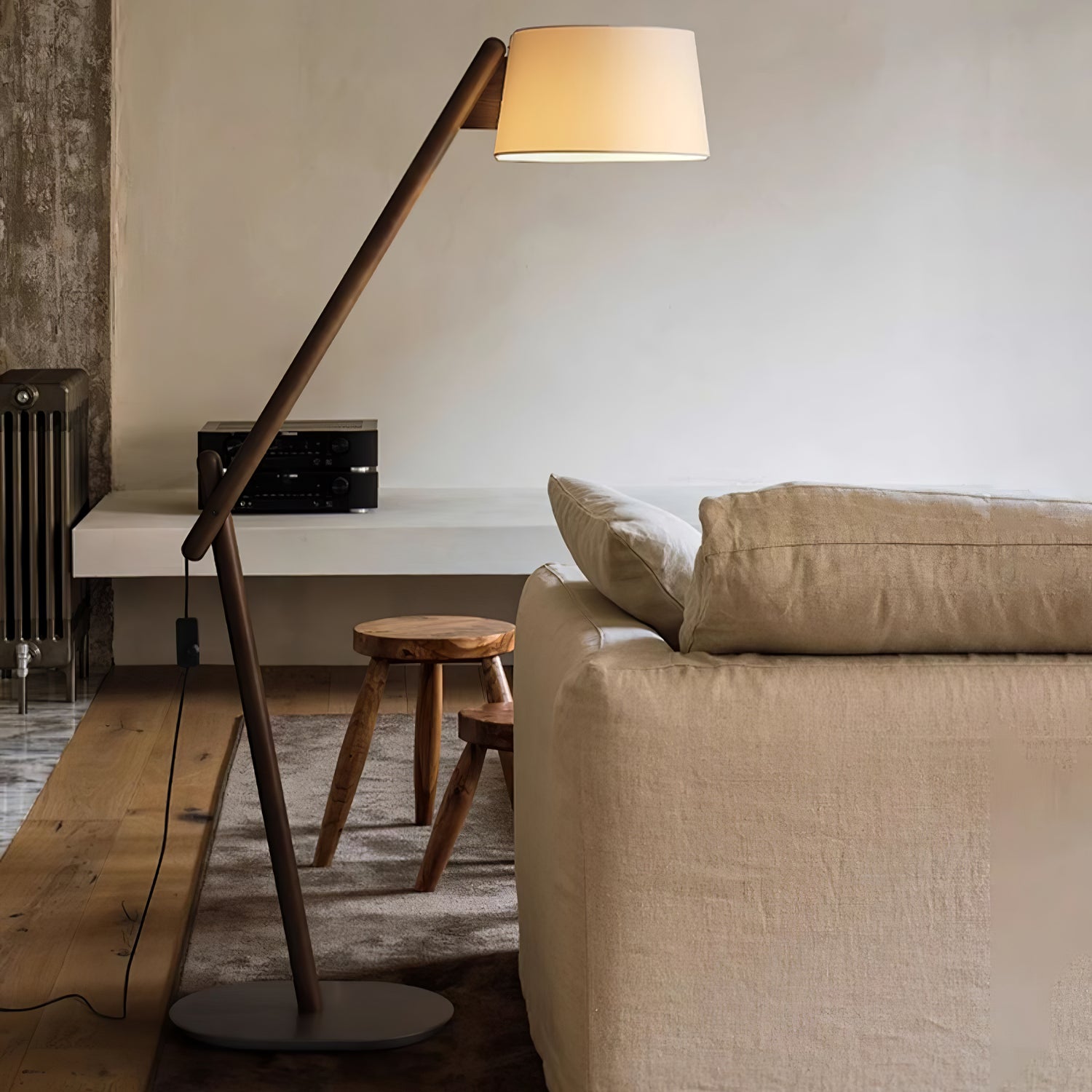 Lean Pivot Floor Lamp - Blowlighting