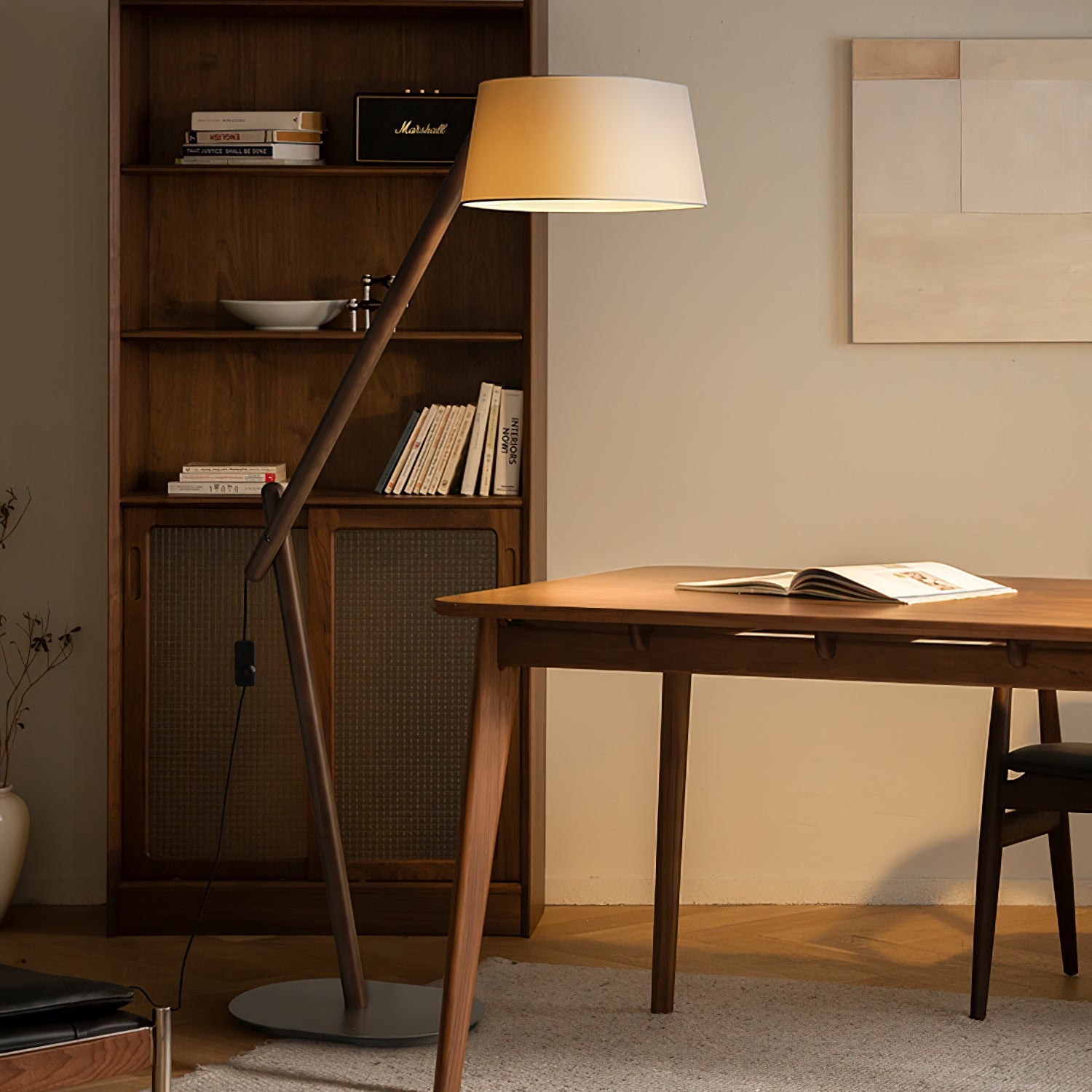 Lean Pivot Floor Lamp - Blowlighting