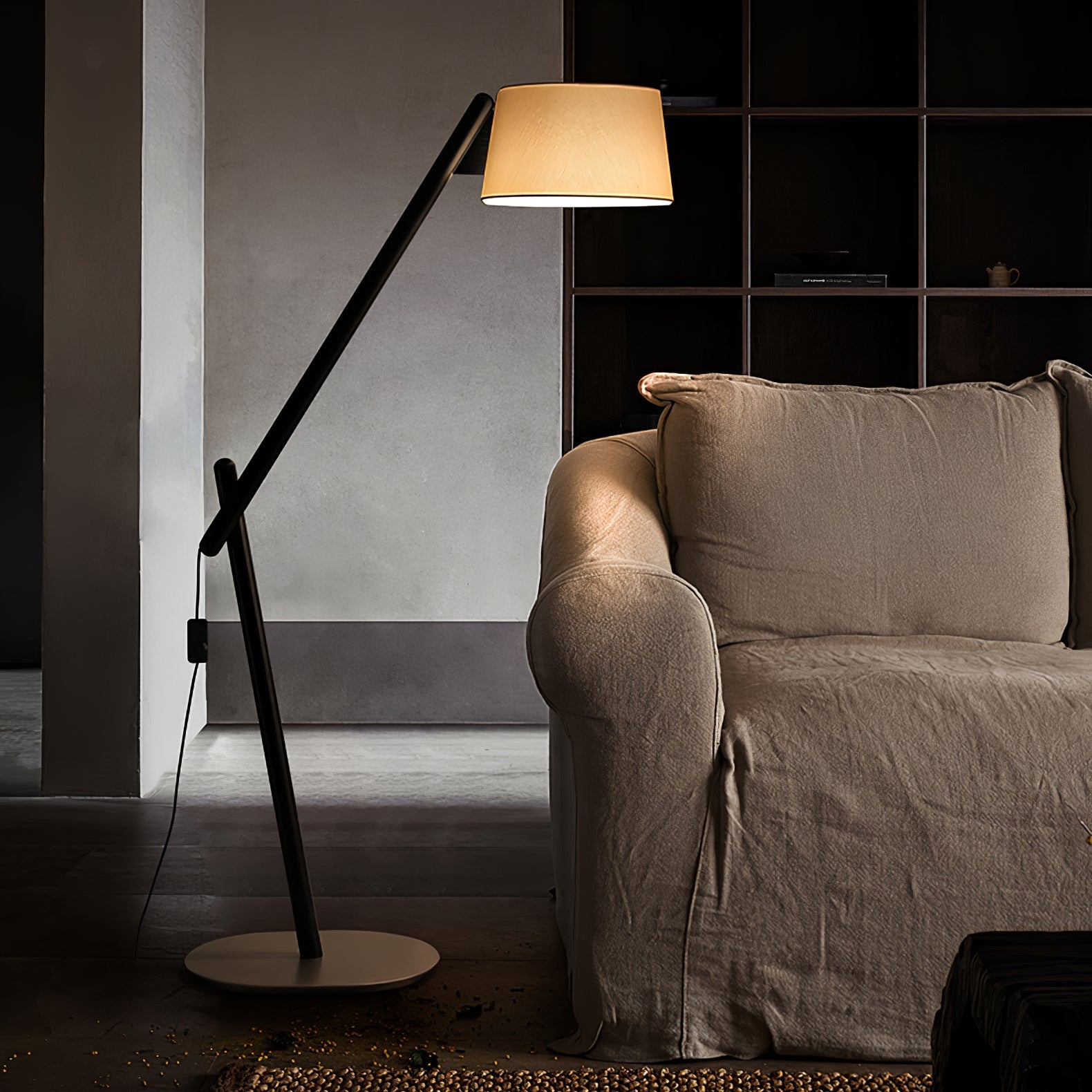 Lean Pivot Floor Lamp - Blowlighting
