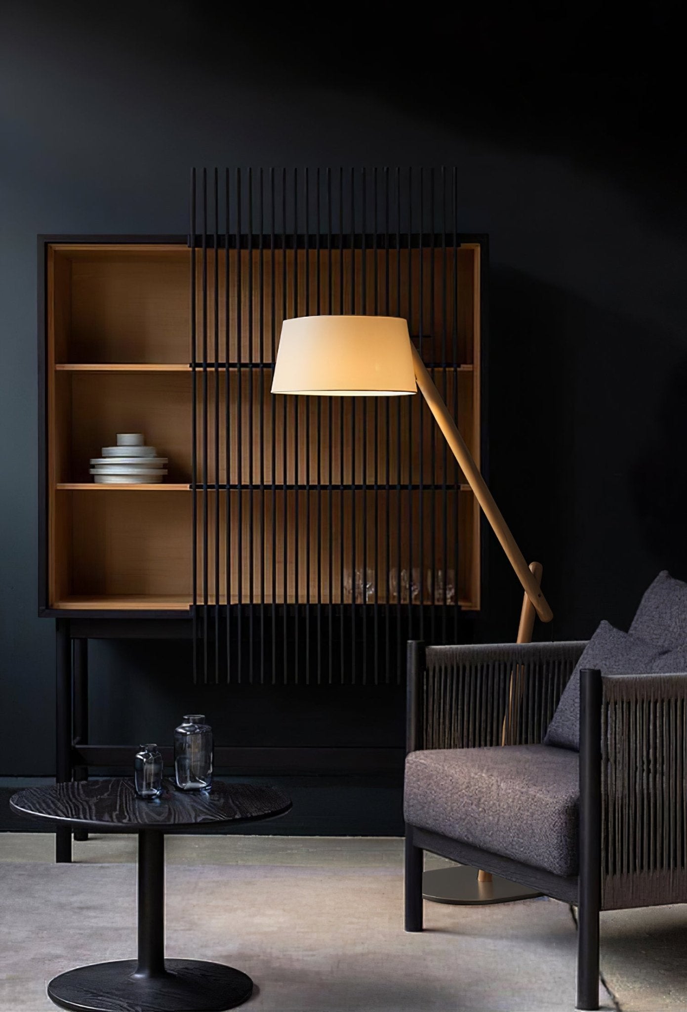 Lean Pivot Floor Lamp - Blowlighting