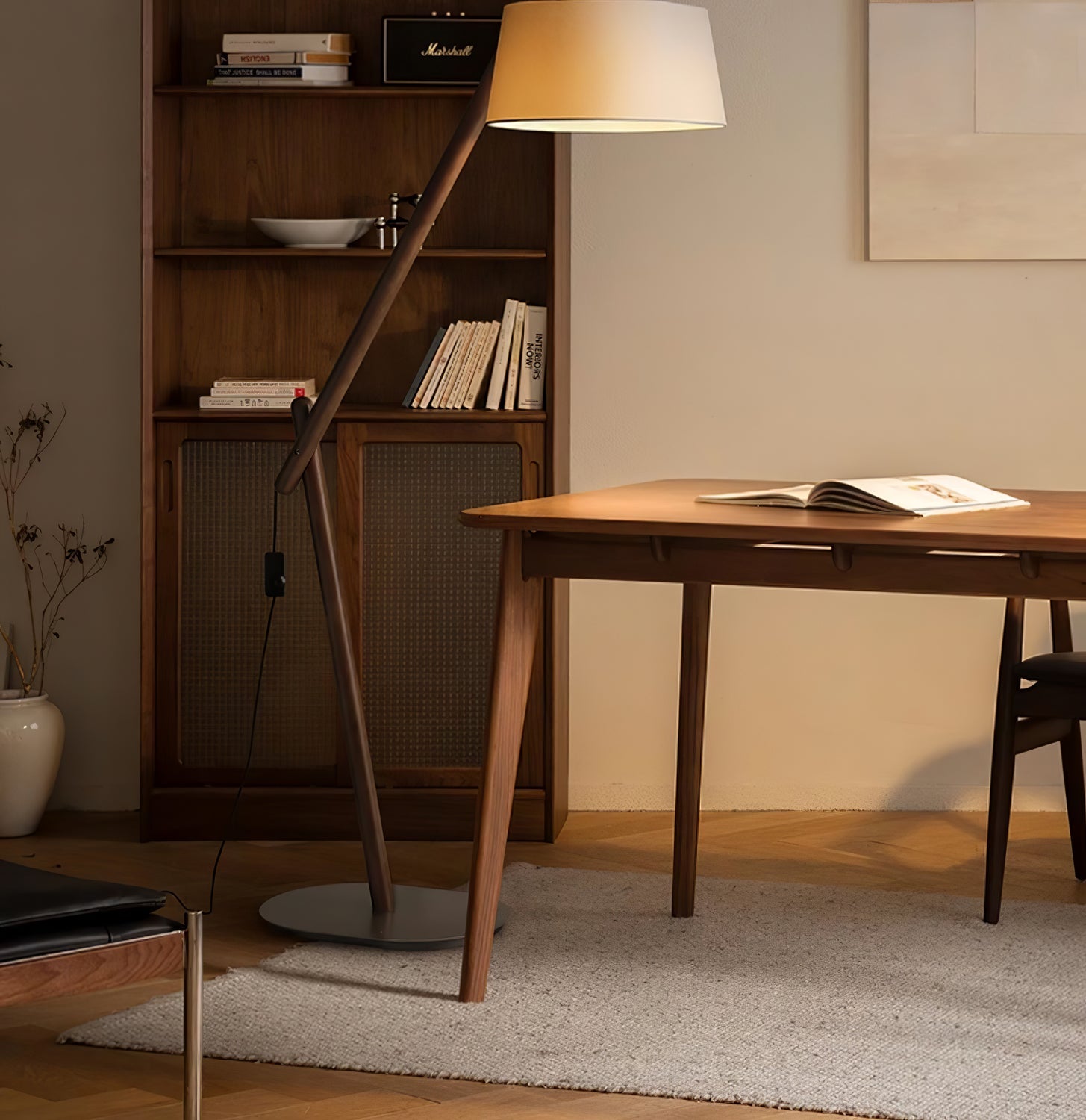 Lean Pivot Floor Lamp - Blowlighting
