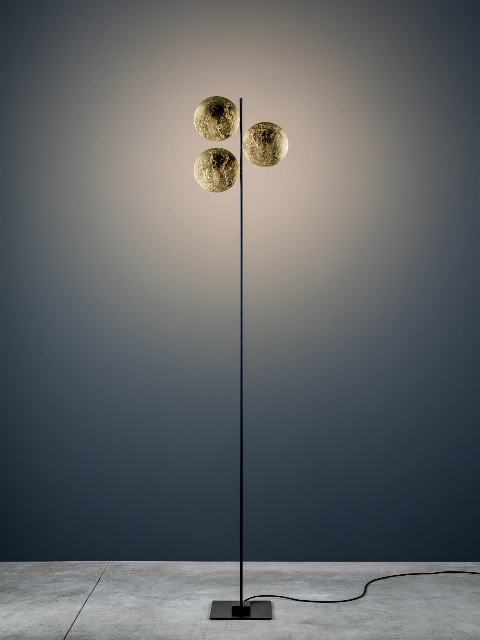 Axial Ray Sculptural Floor Lamp - Blowlighting