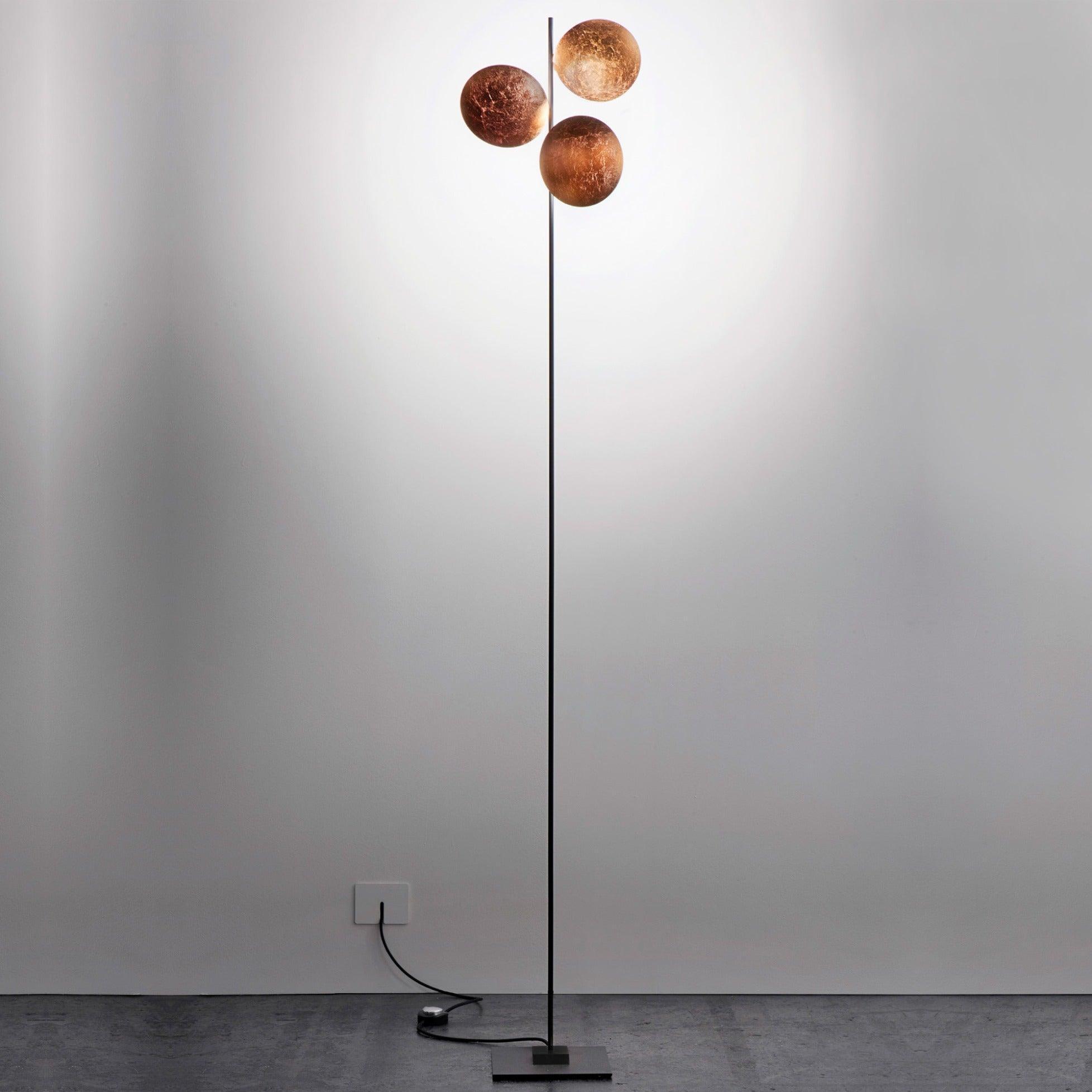Axial Ray Sculptural Floor Lamp - Blowlighting