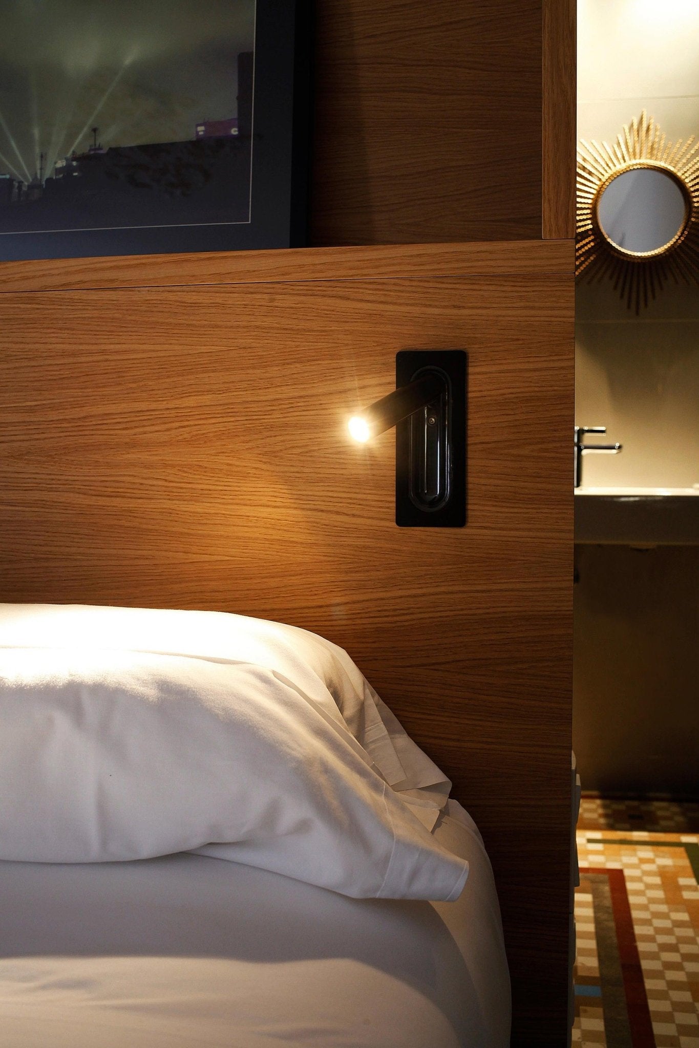 OmniLux Reading Lamp - Blowlighting