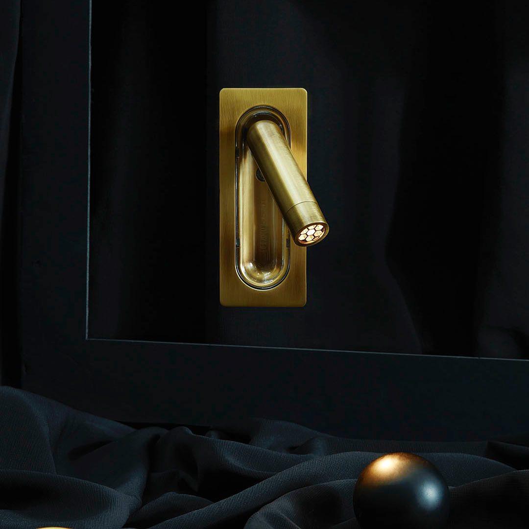 OmniLux Reading Lamp - Blowlighting