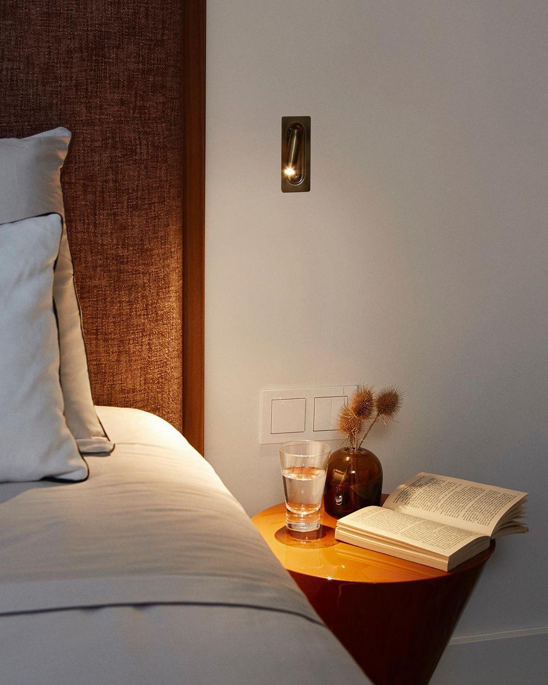 OmniLux Reading Lamp - Blowlighting