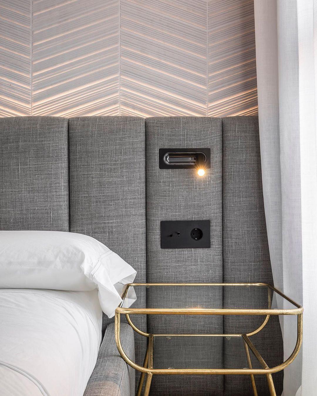OmniLux Reading Lamp - Blowlighting
