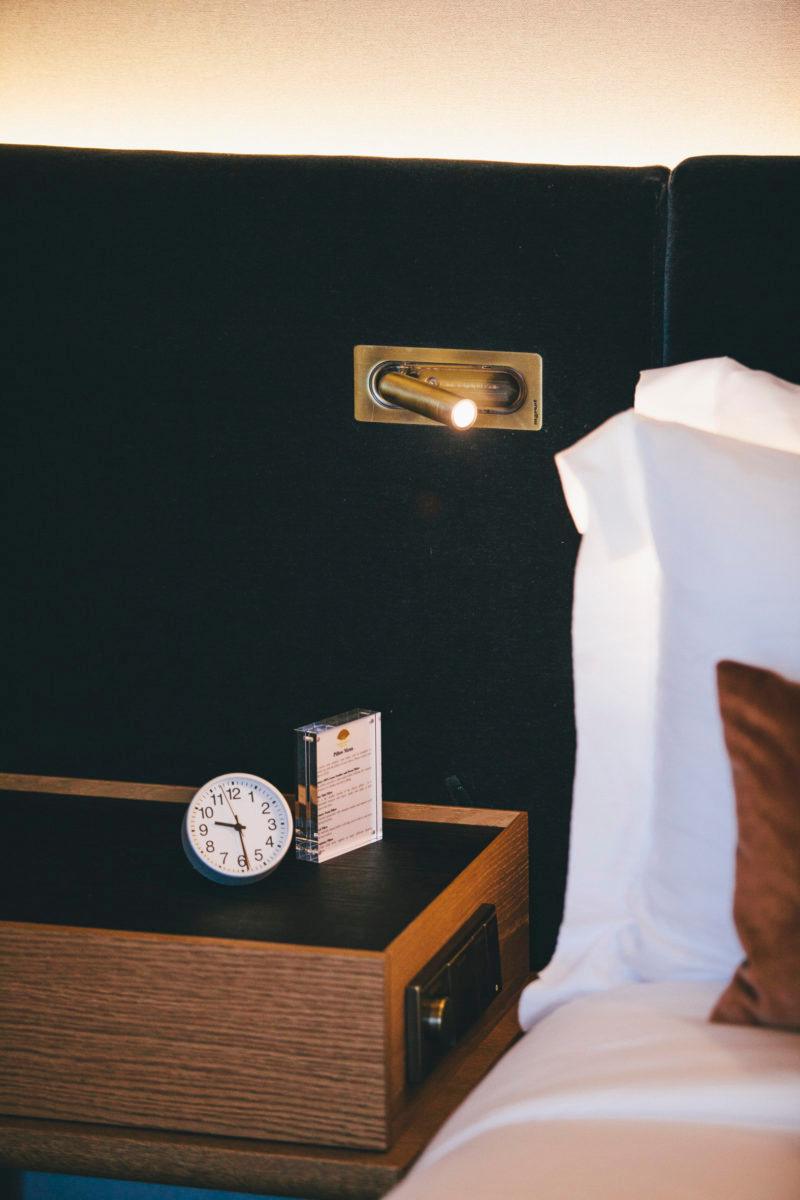 OmniLux Reading Lamp - Blowlighting