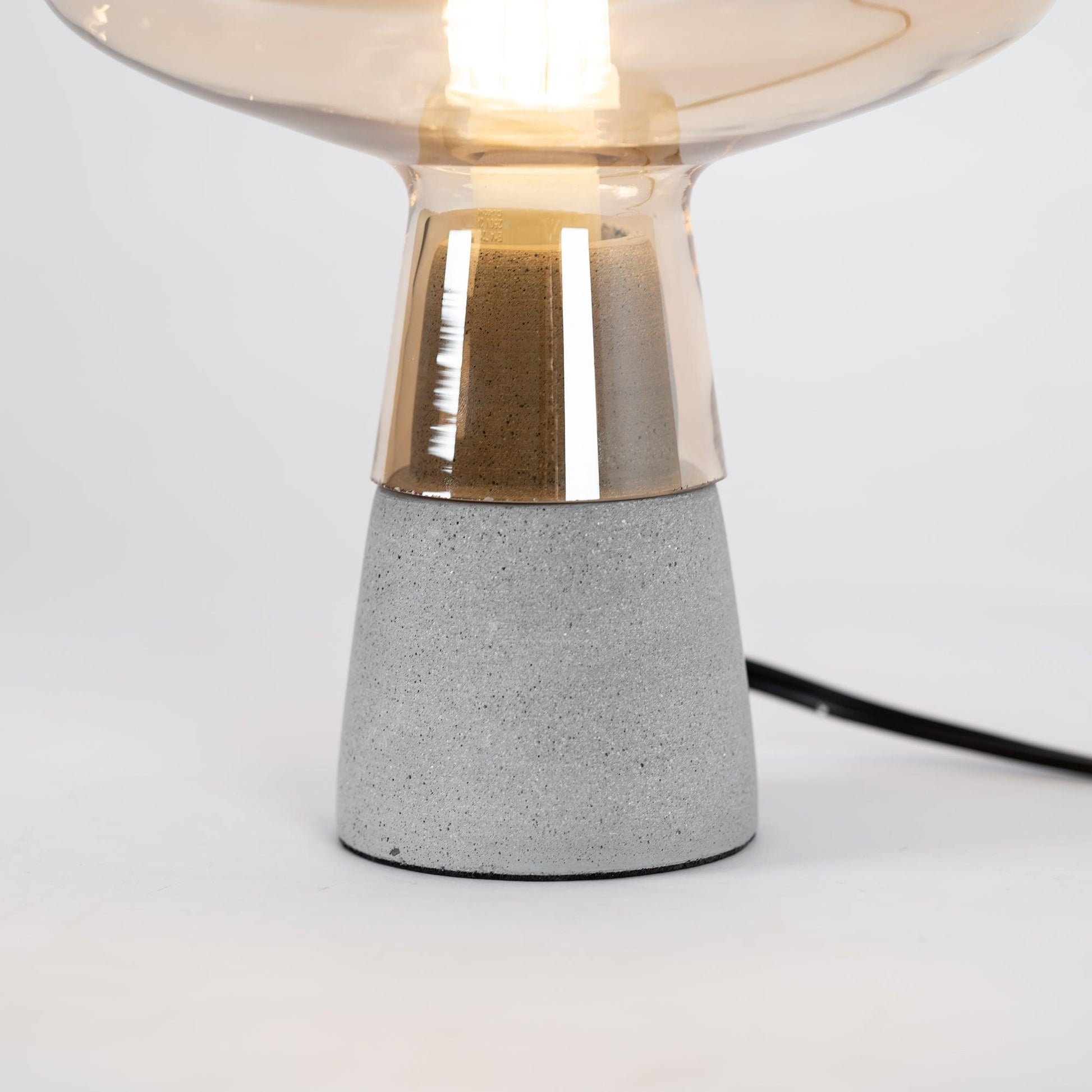 Leimu Table Lamp - Blowlighting