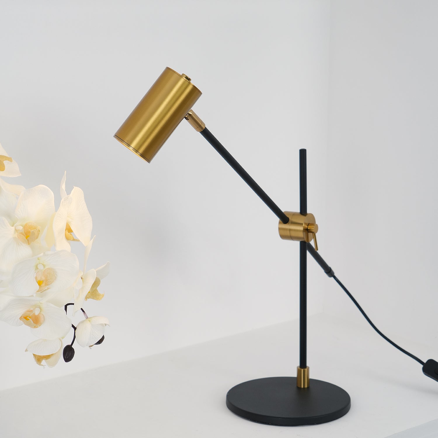 Lektor Table Lamp - Blowlighting
