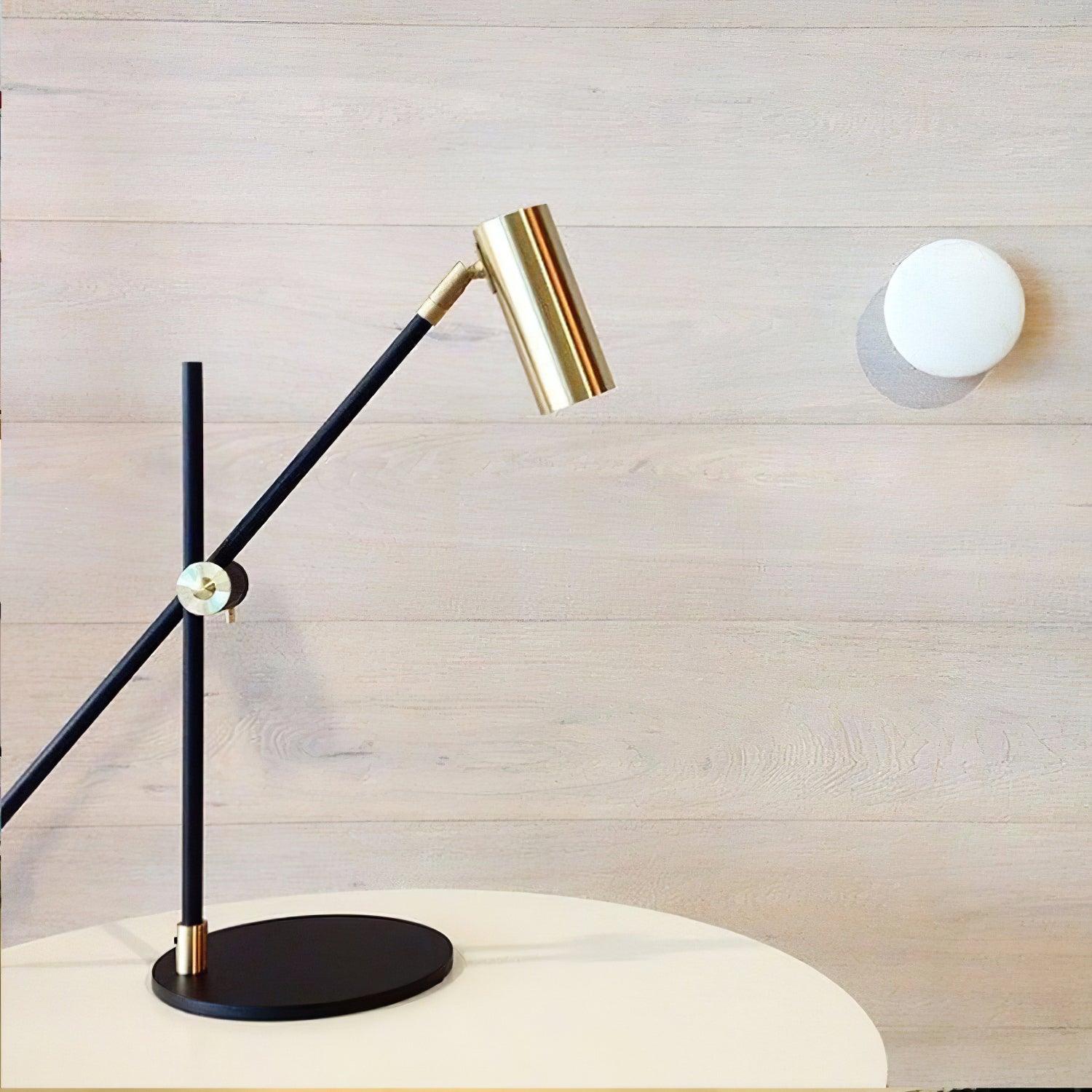 Lektor Table Lamp - Blowlighting