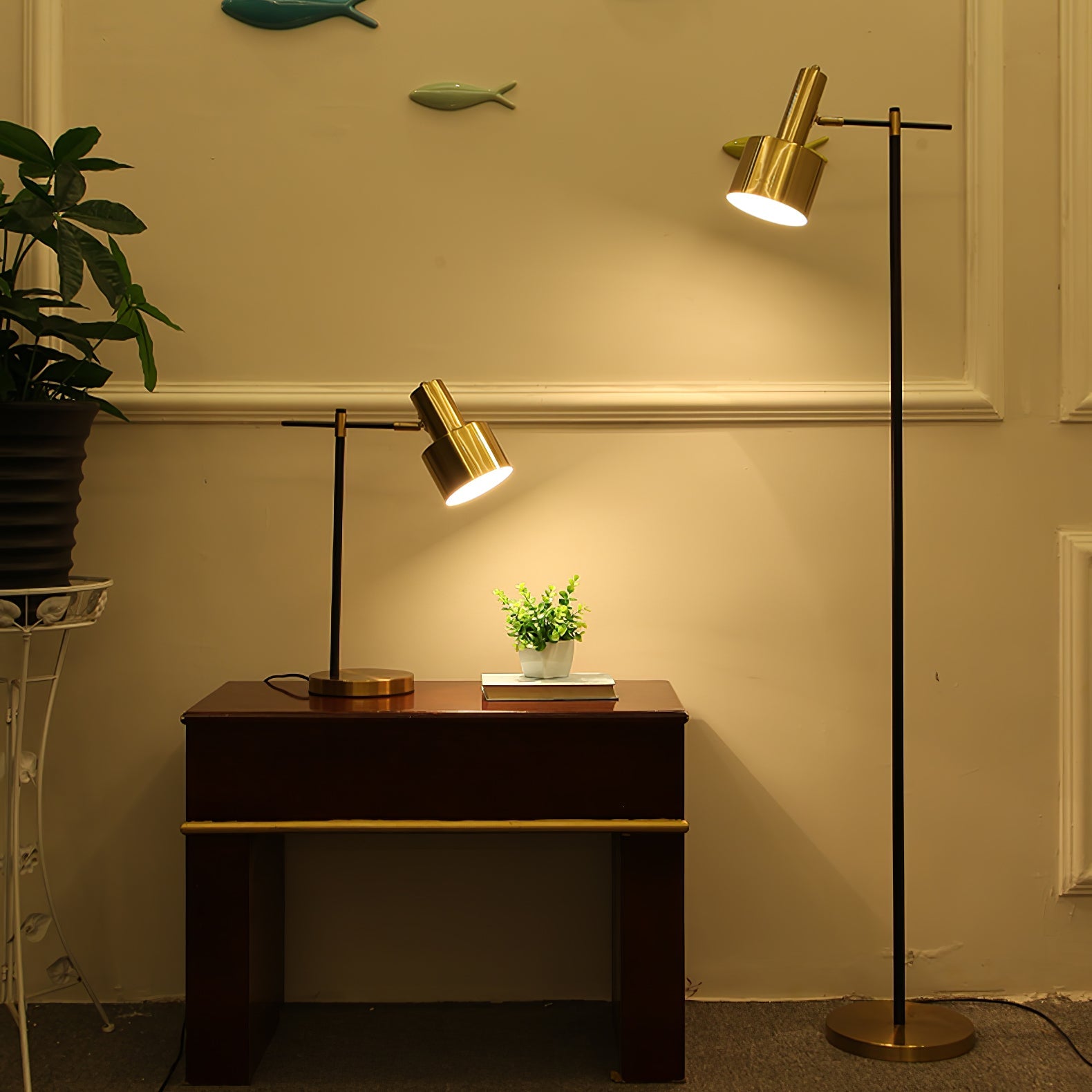 Charlie Modern Metal Floor Lamp - Blowlighting