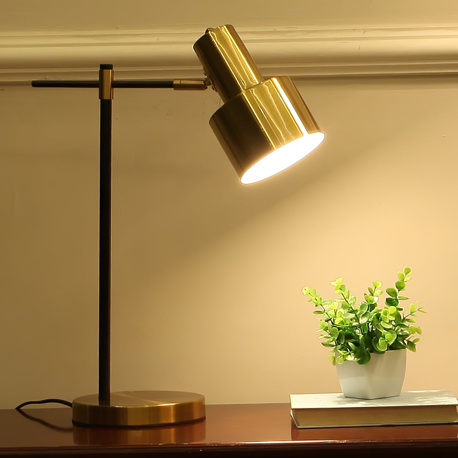David Modern Metal Table Lamp - Blowlighting