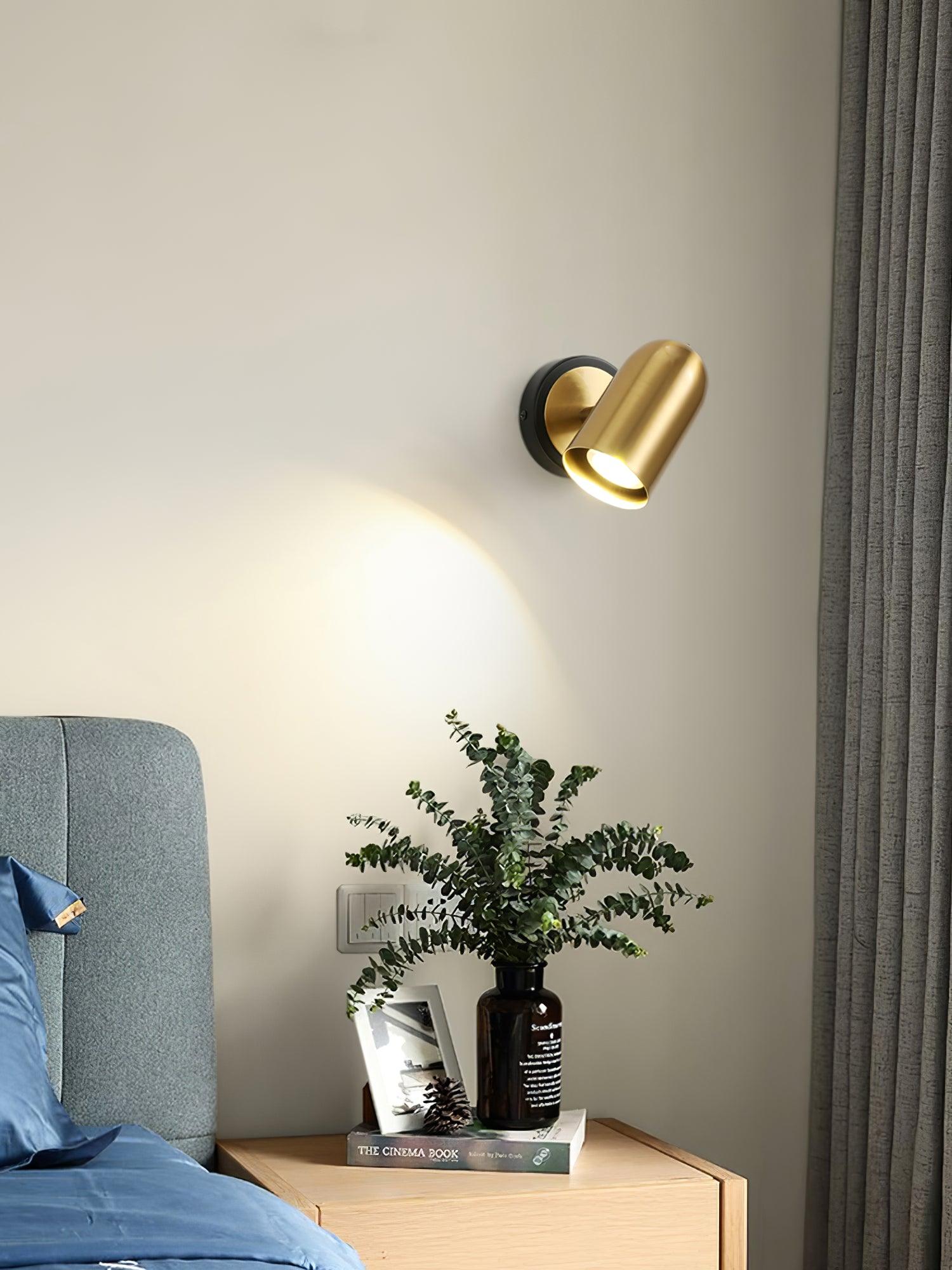 Leonardo Gold Wall Lamp - Blowlighting
