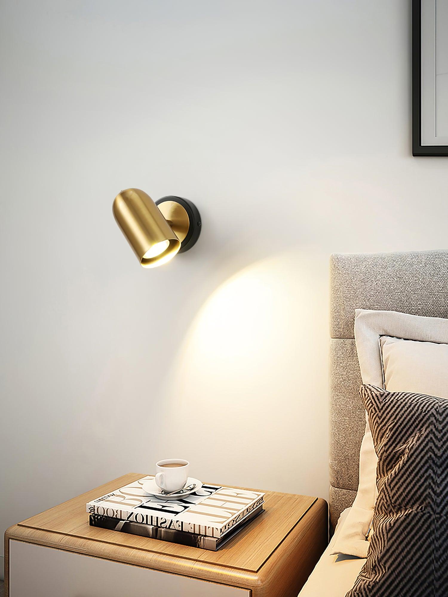 Leonardo Gold Wall Lamp - Blowlighting