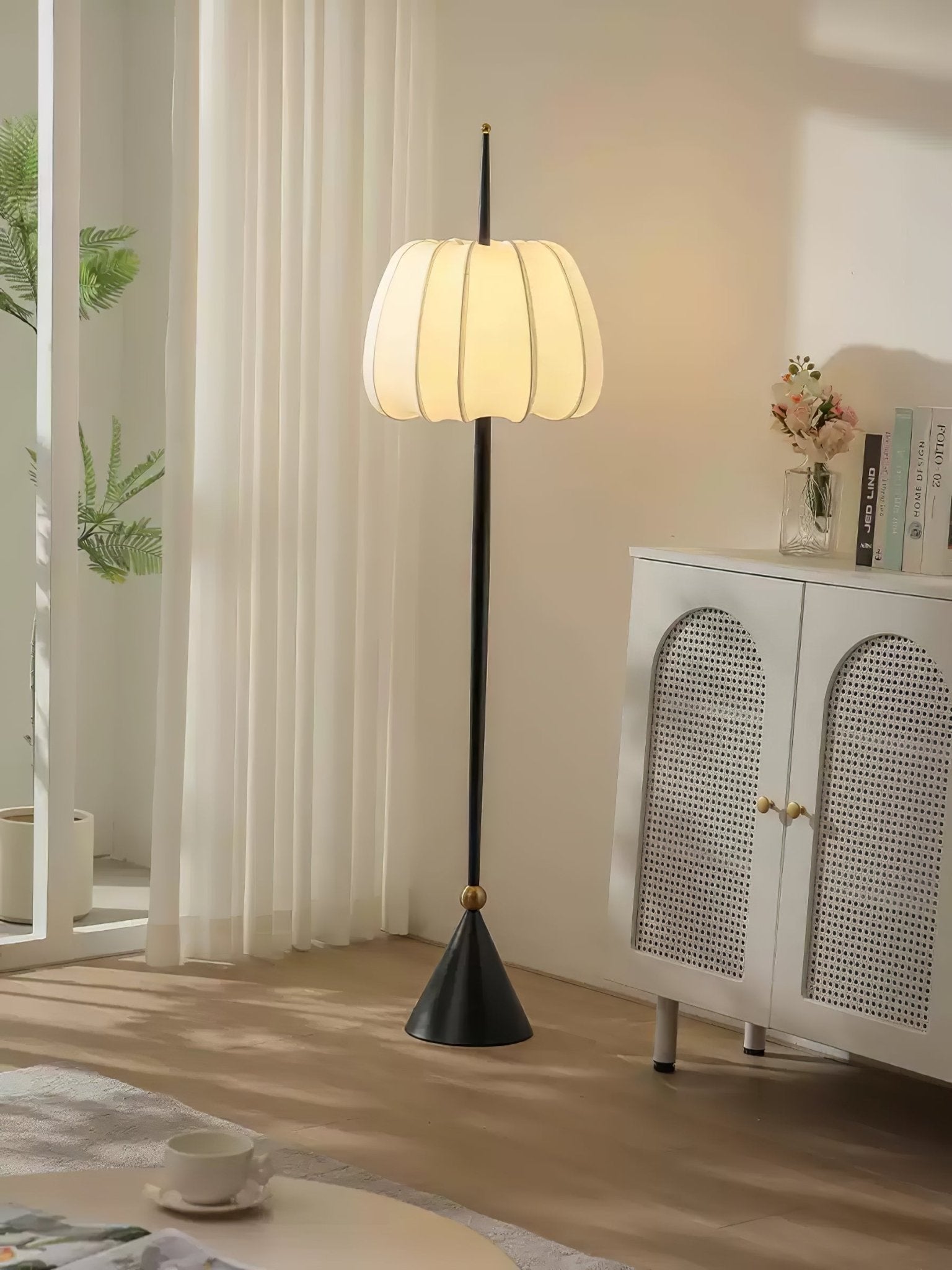 Liana Floor Lamp - Blowlighting