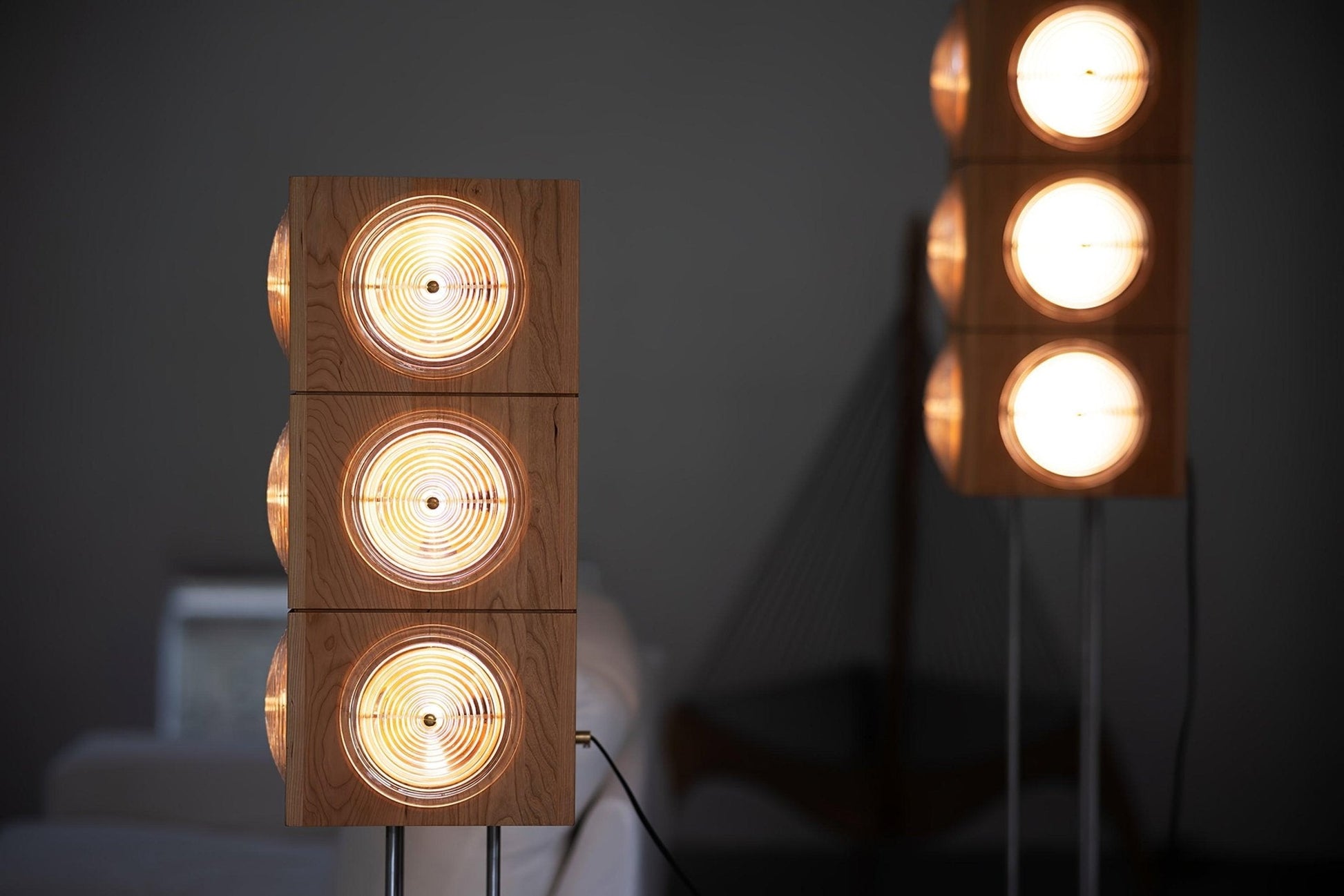 Avraearae Modular Wood Floor Lamp - Blowlighting