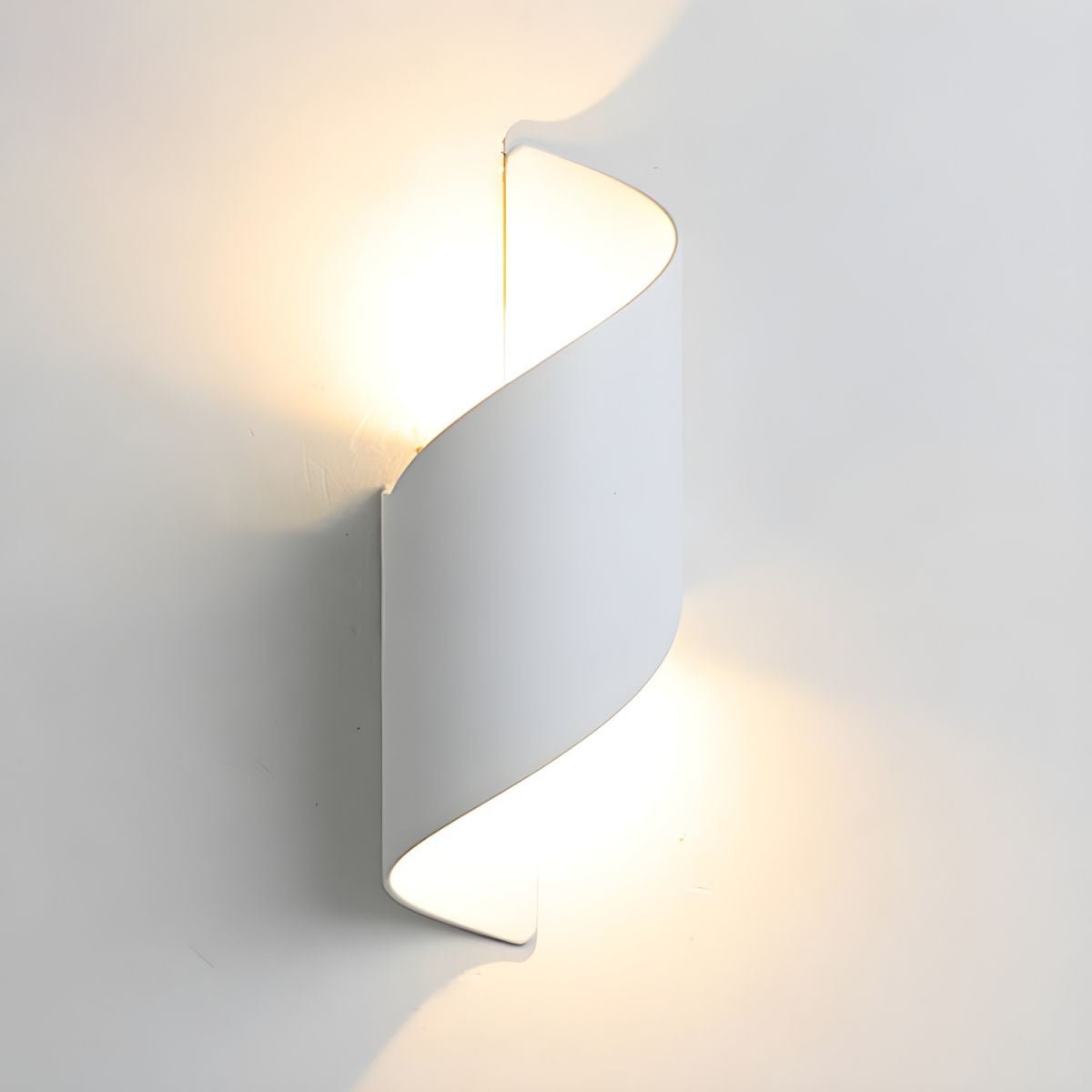 Lila Wall Lamp - Blowlighting