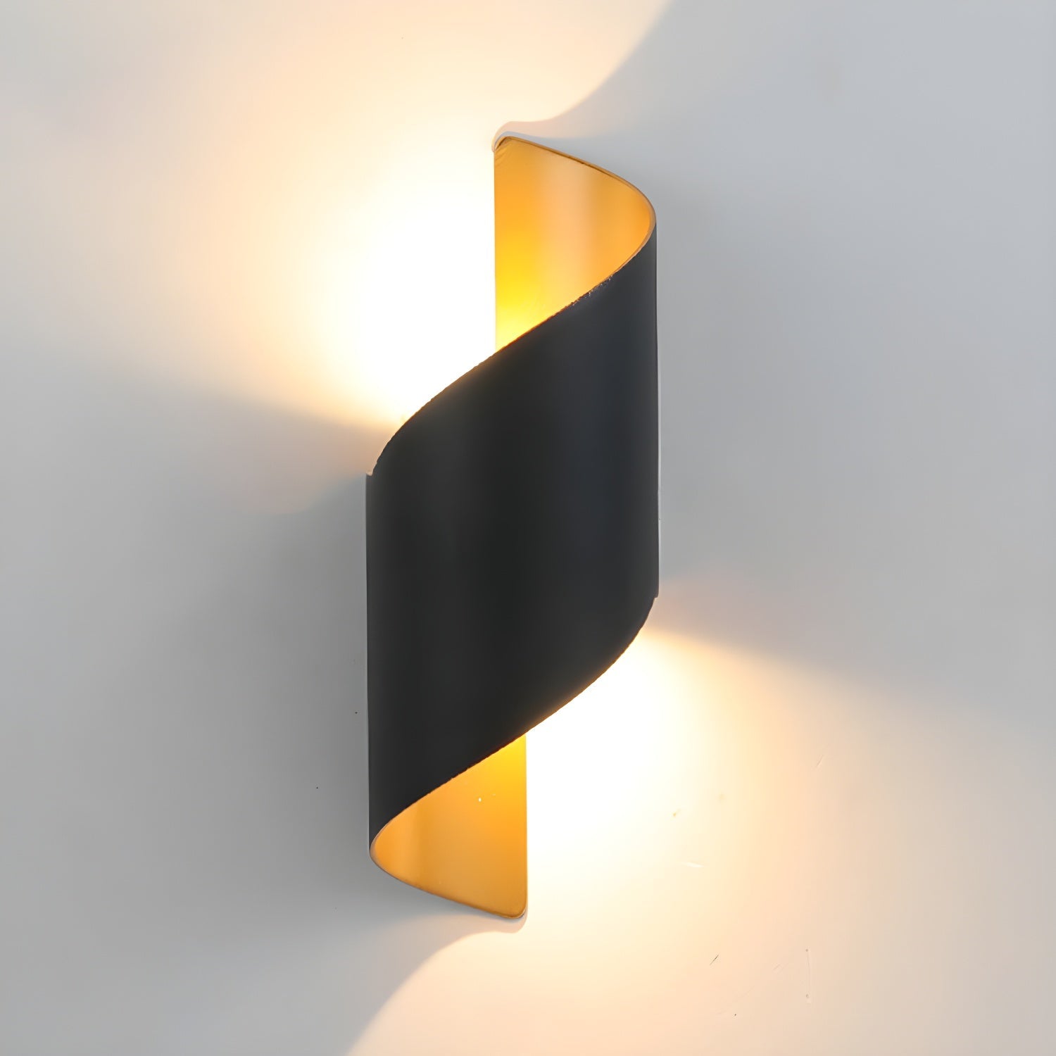Lila Wall Lamp - Blowlighting