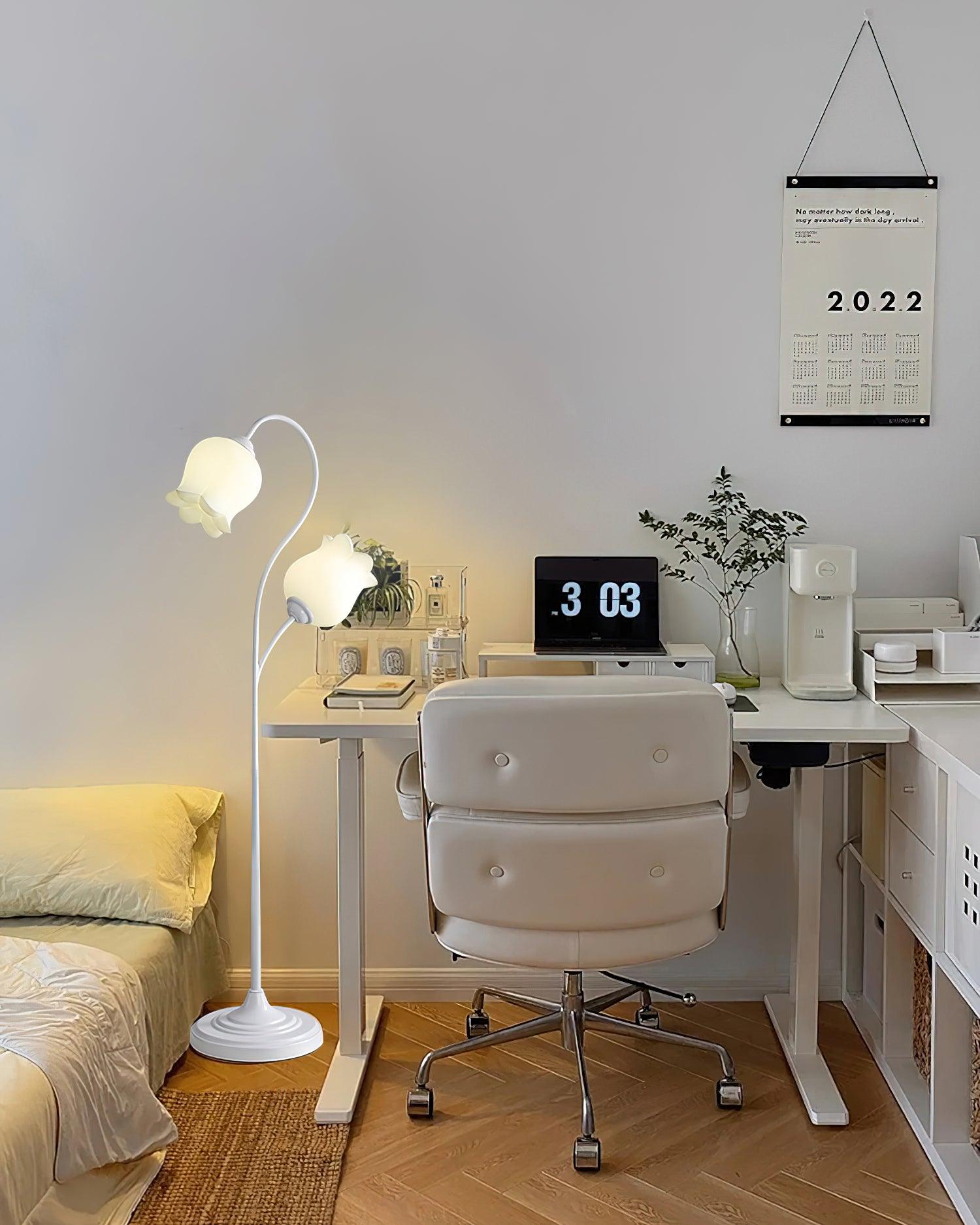 Lilium Floor Lamp - Blowlighting