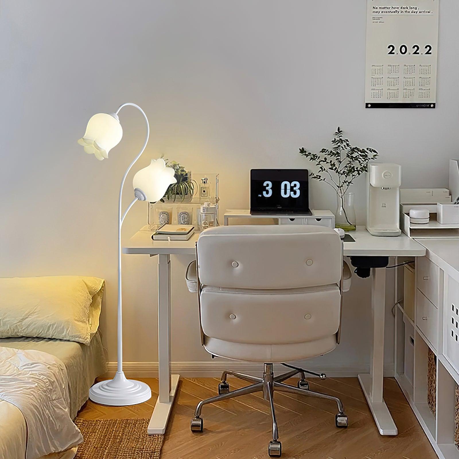 Lilium Floor Lamp - Blowlighting