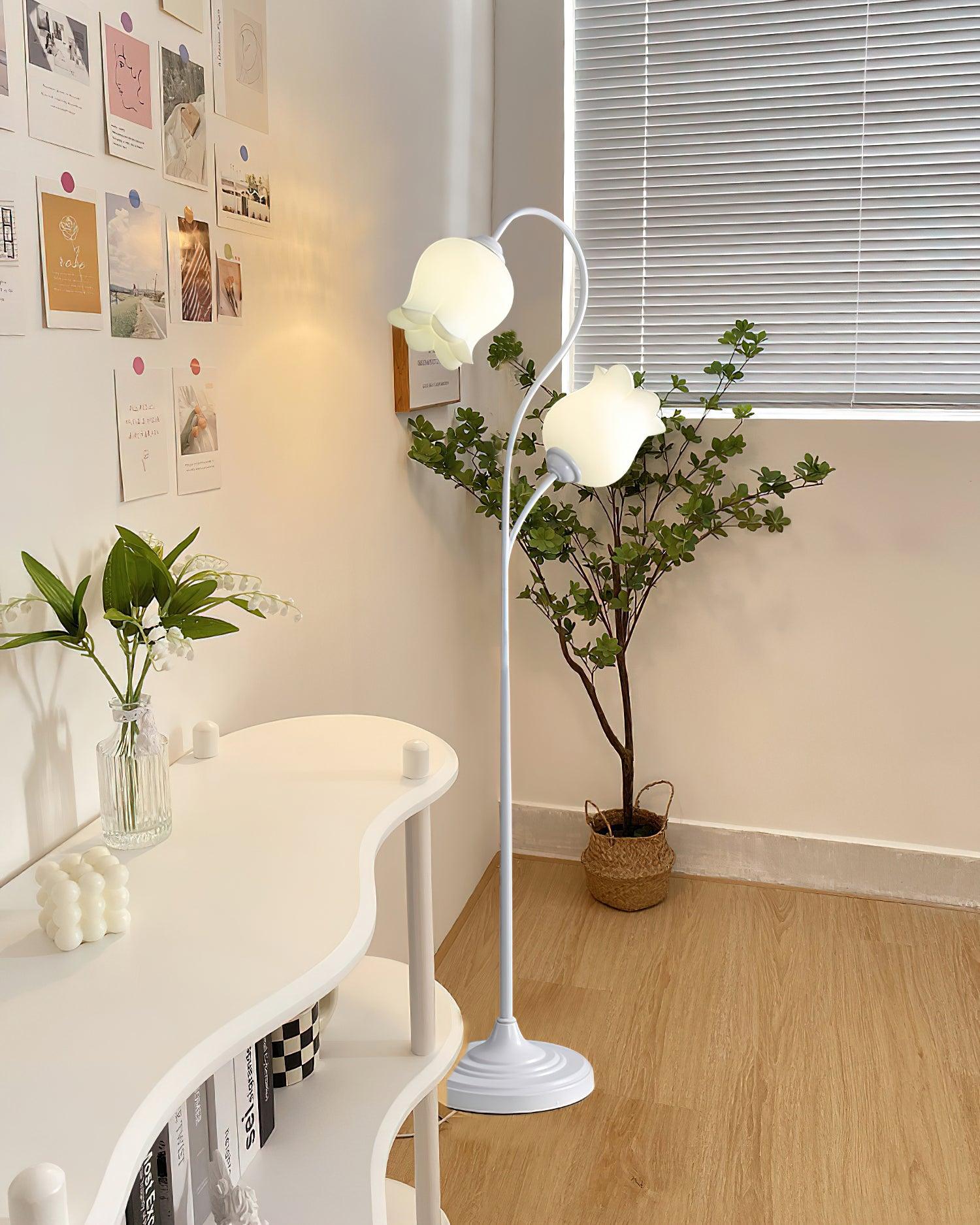 Lilium Floor Lamp - Blowlighting