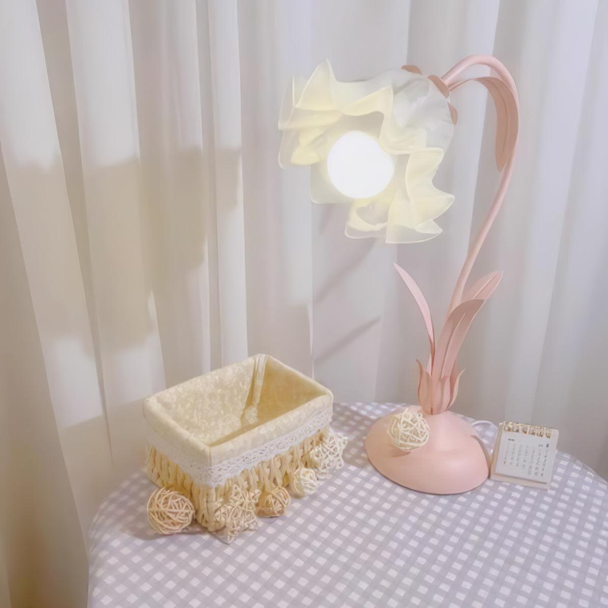 Lily of the Valley Table Lamp - Blowlighting