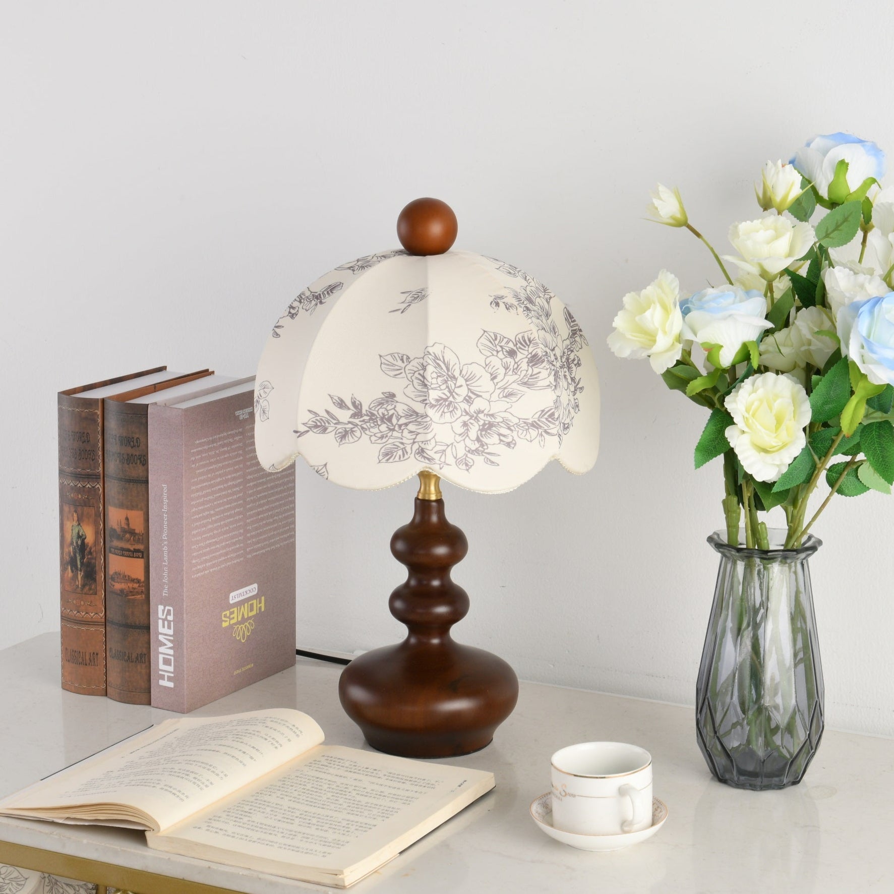 Clara Vintage Metal Table Lamp - Blowlighting