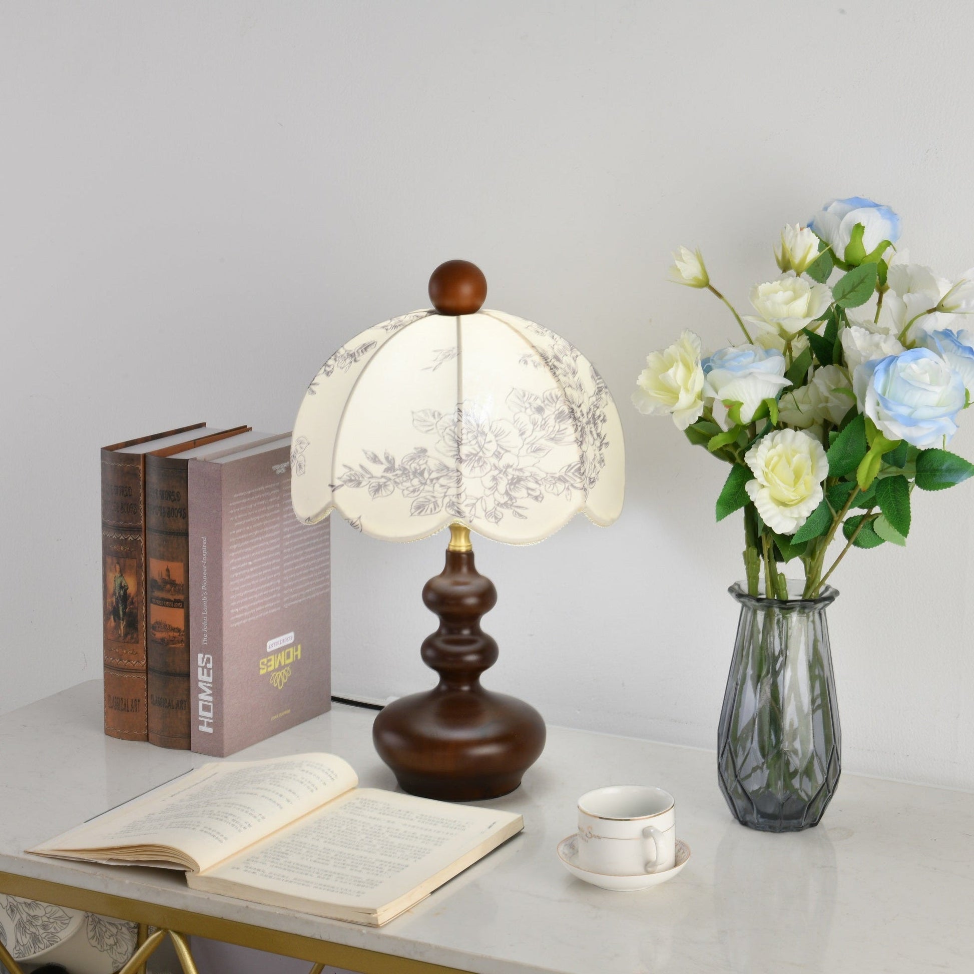 Clara Vintage Metal Table Lamp - Blowlighting