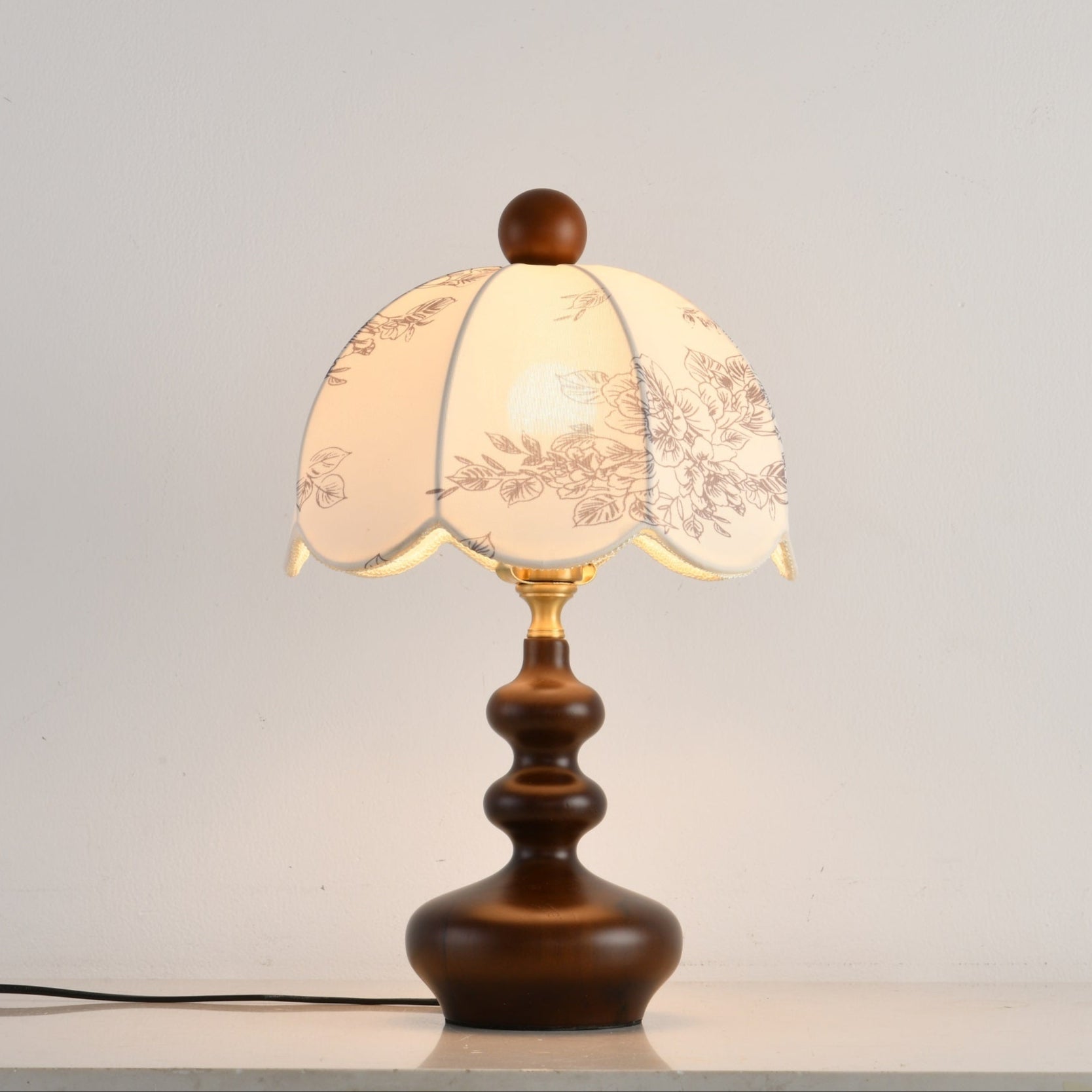 Clara Vintage Metal Table Lamp - Blowlighting