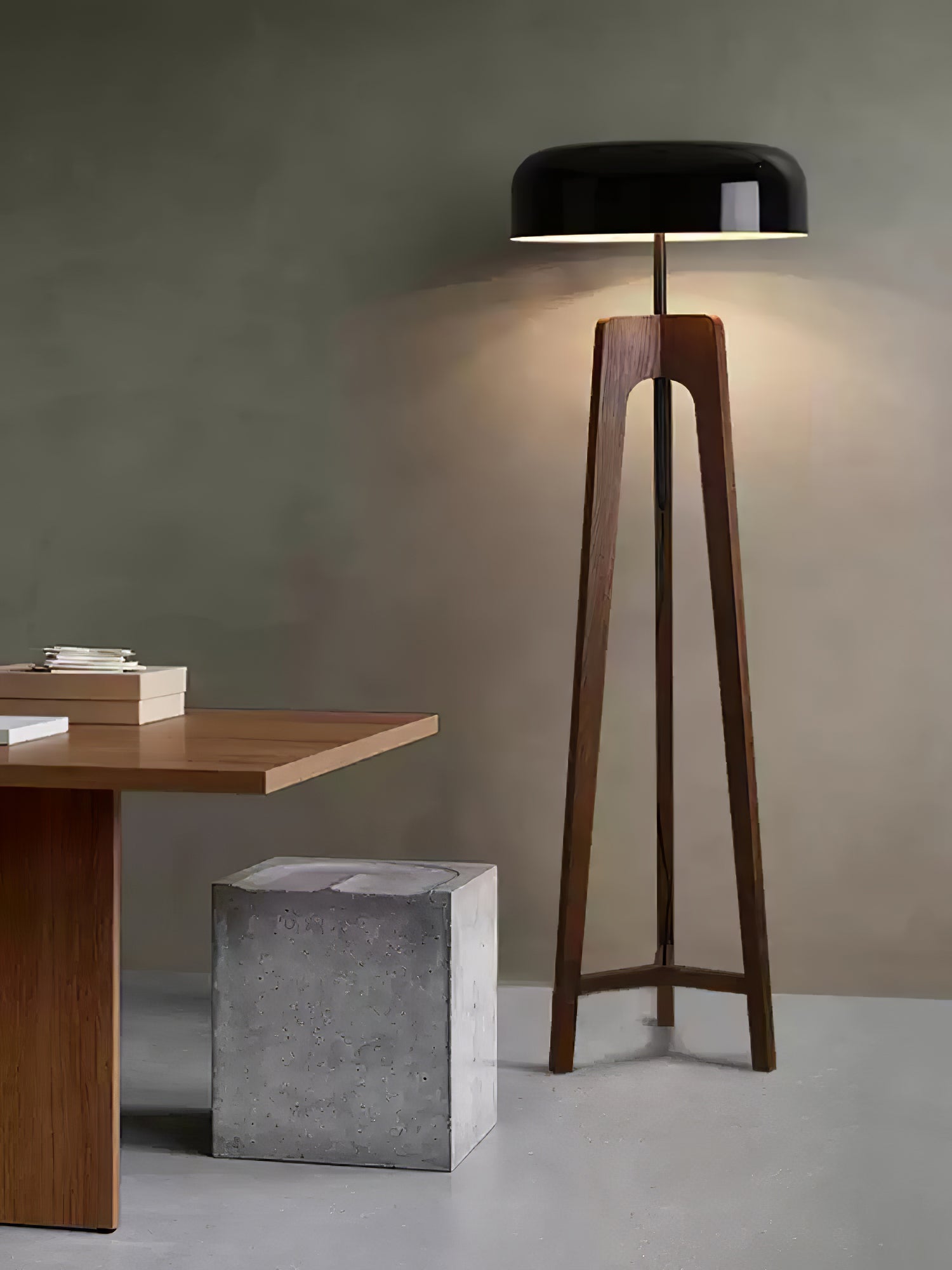 Linea Floor Lamp - Blowlighting