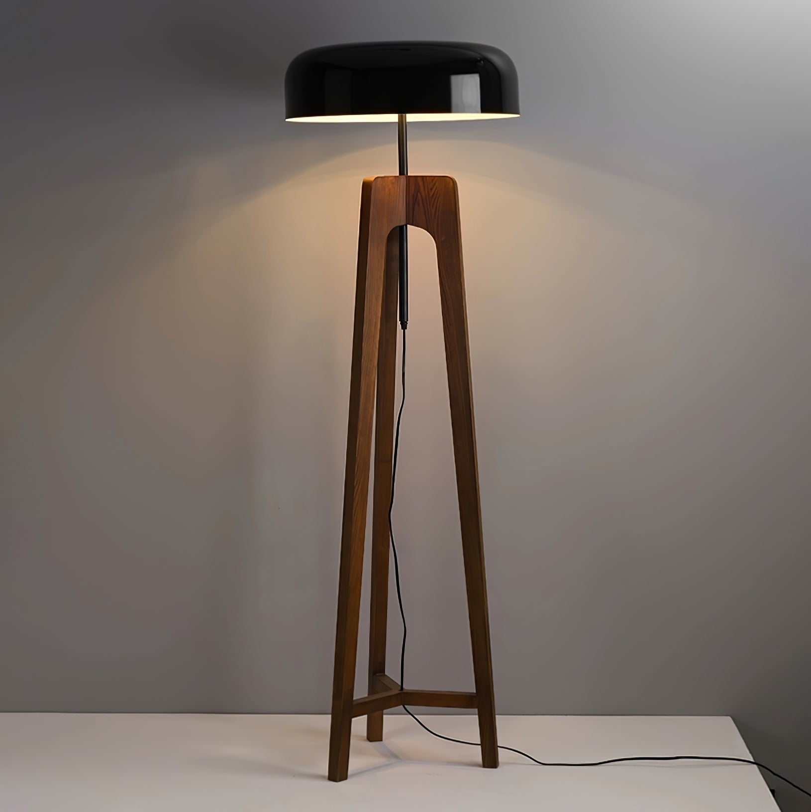 Linea Floor Lamp - Blowlighting