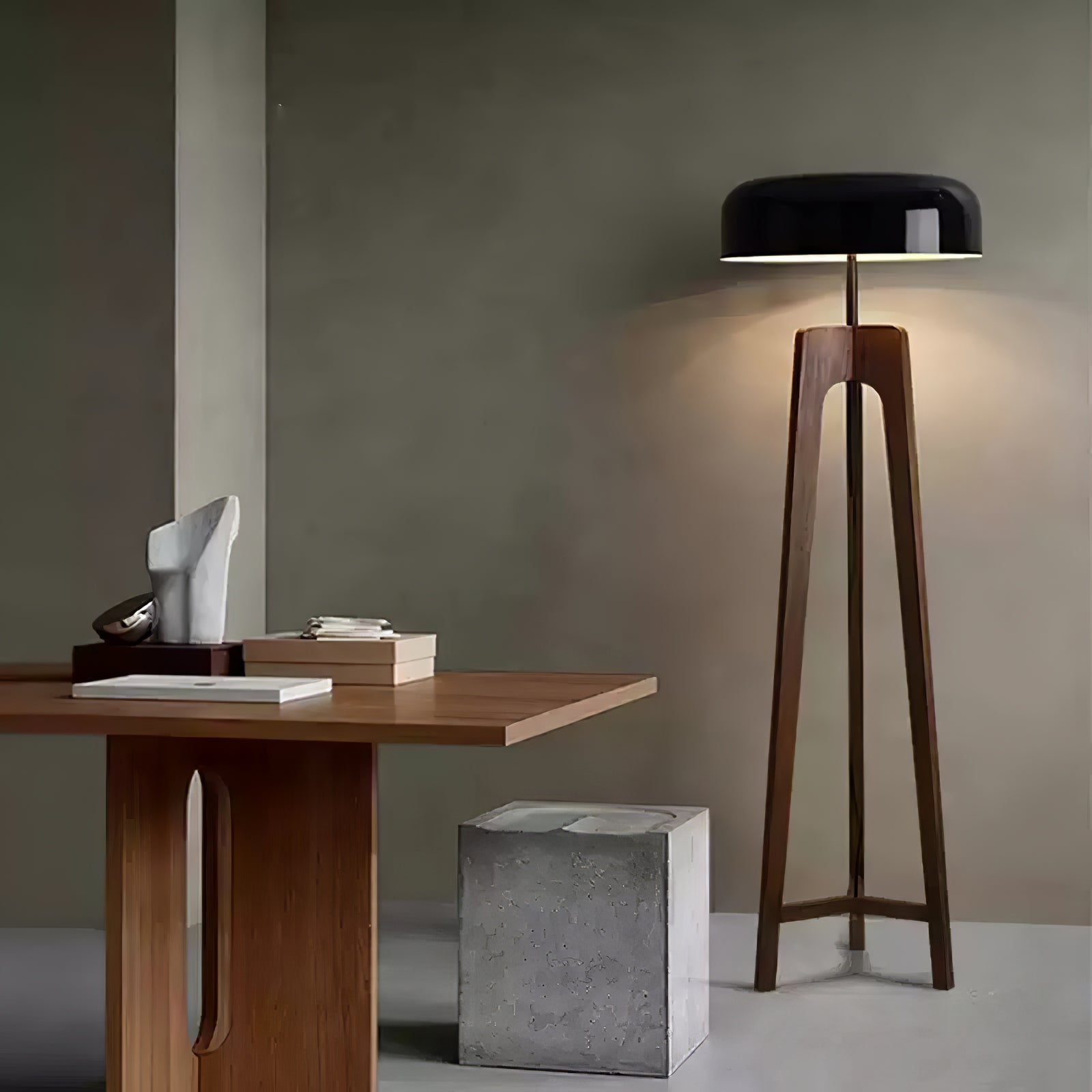 Linea Floor Lamp - Blowlighting