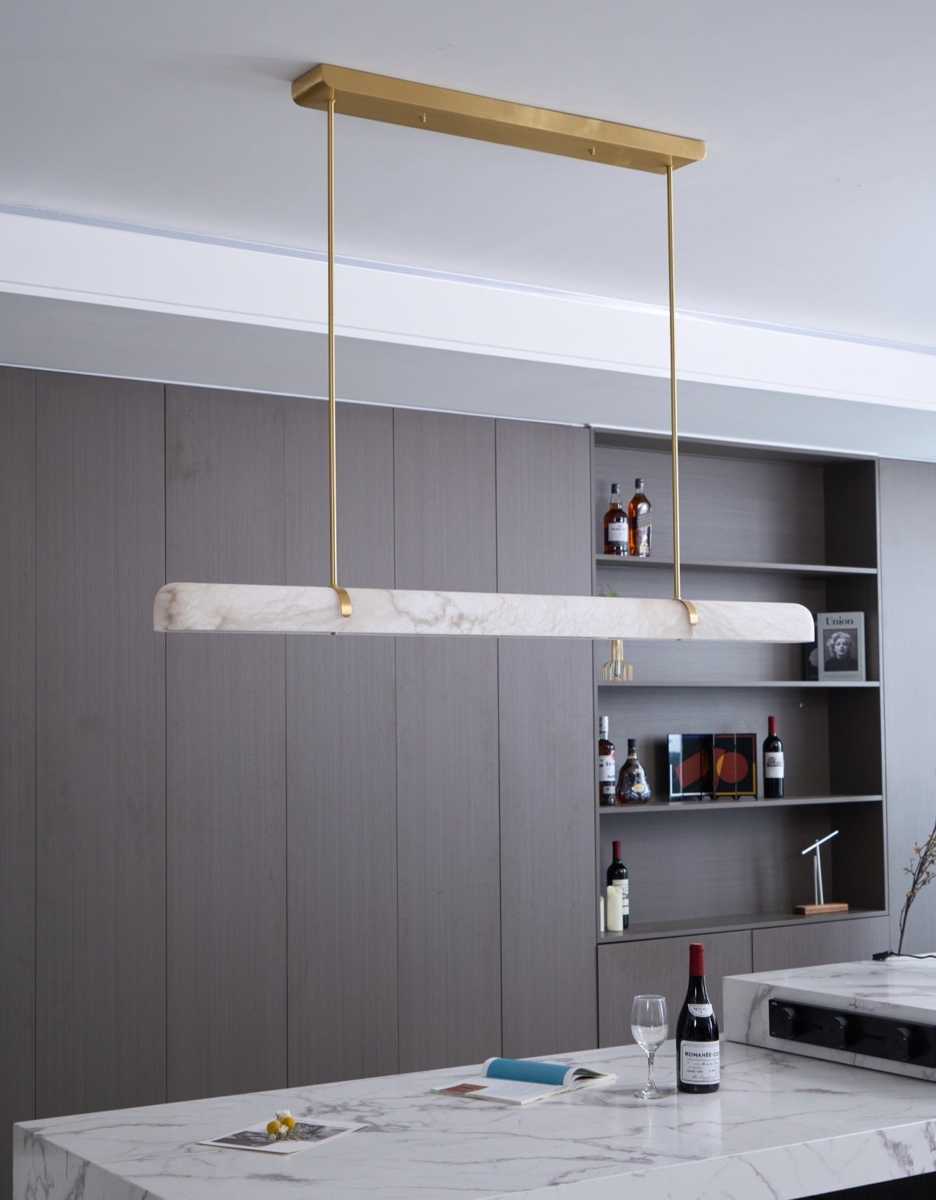 Ilraea Linear Alabaster Pendant - Blowlighting