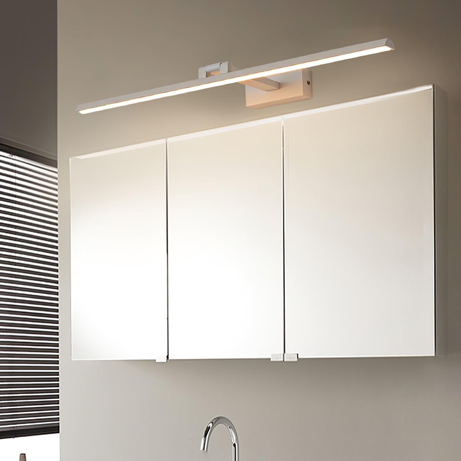 Linear Bathroom Wall Lamp - Blowlighting