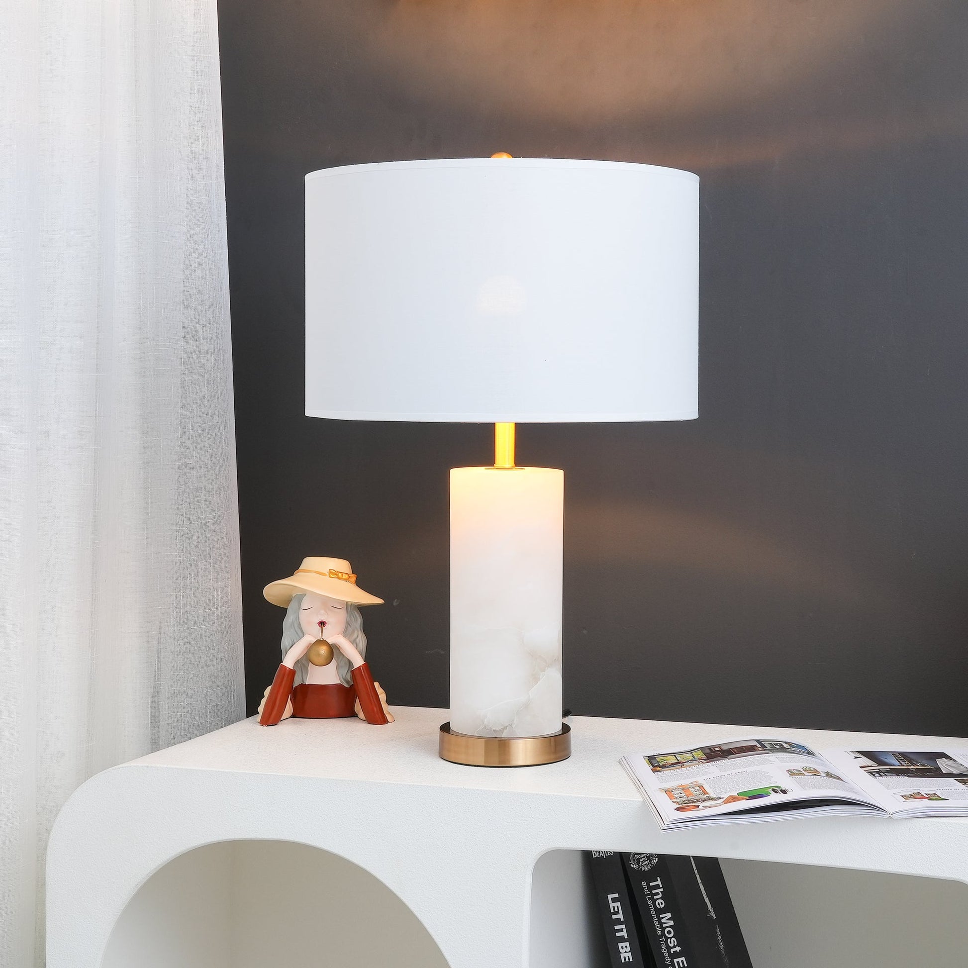 Zosilis Cylindrical Alabaster Table Lamp - Blowlighting