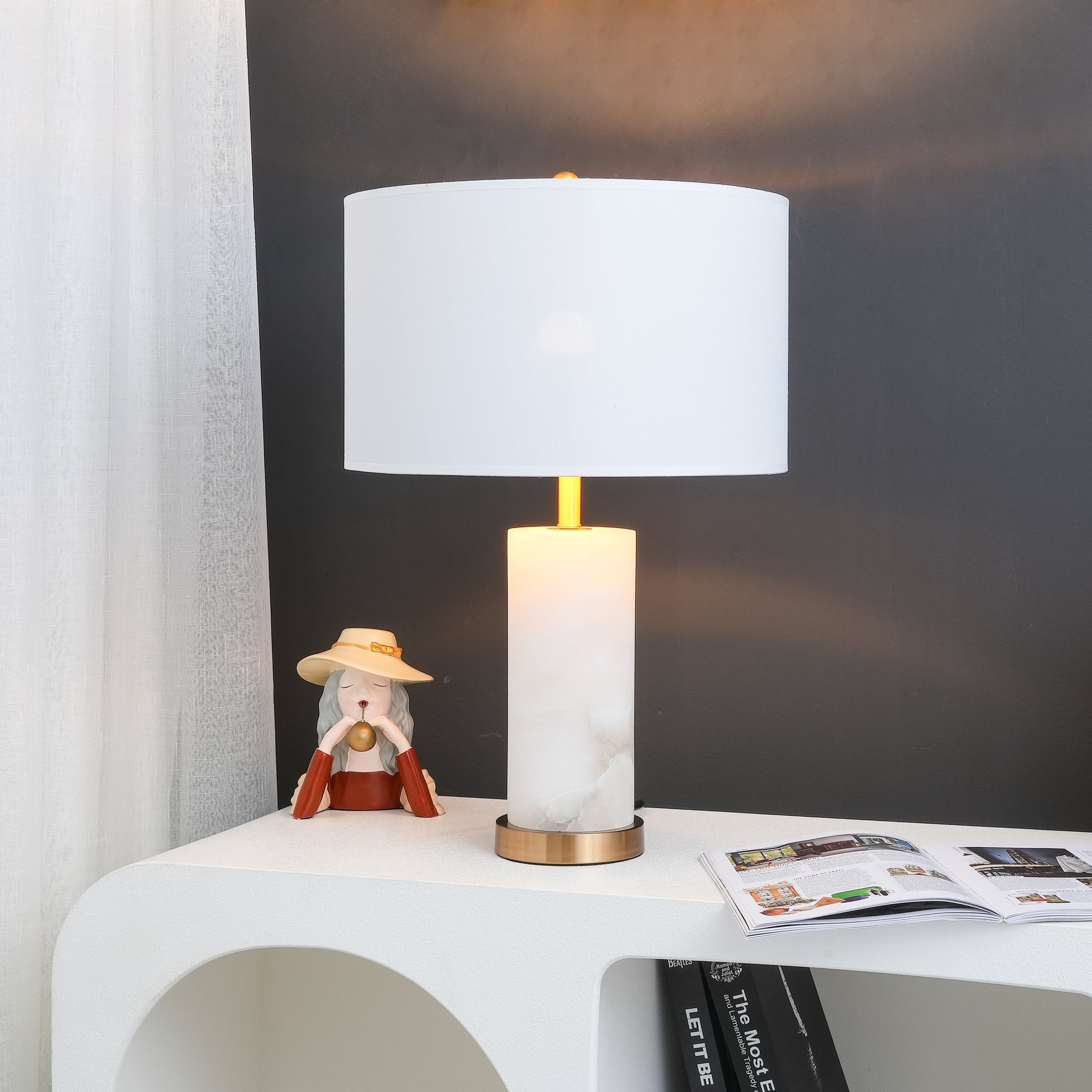 Zosilis Cylindrical Alabaster Table Lamp - Blowlighting