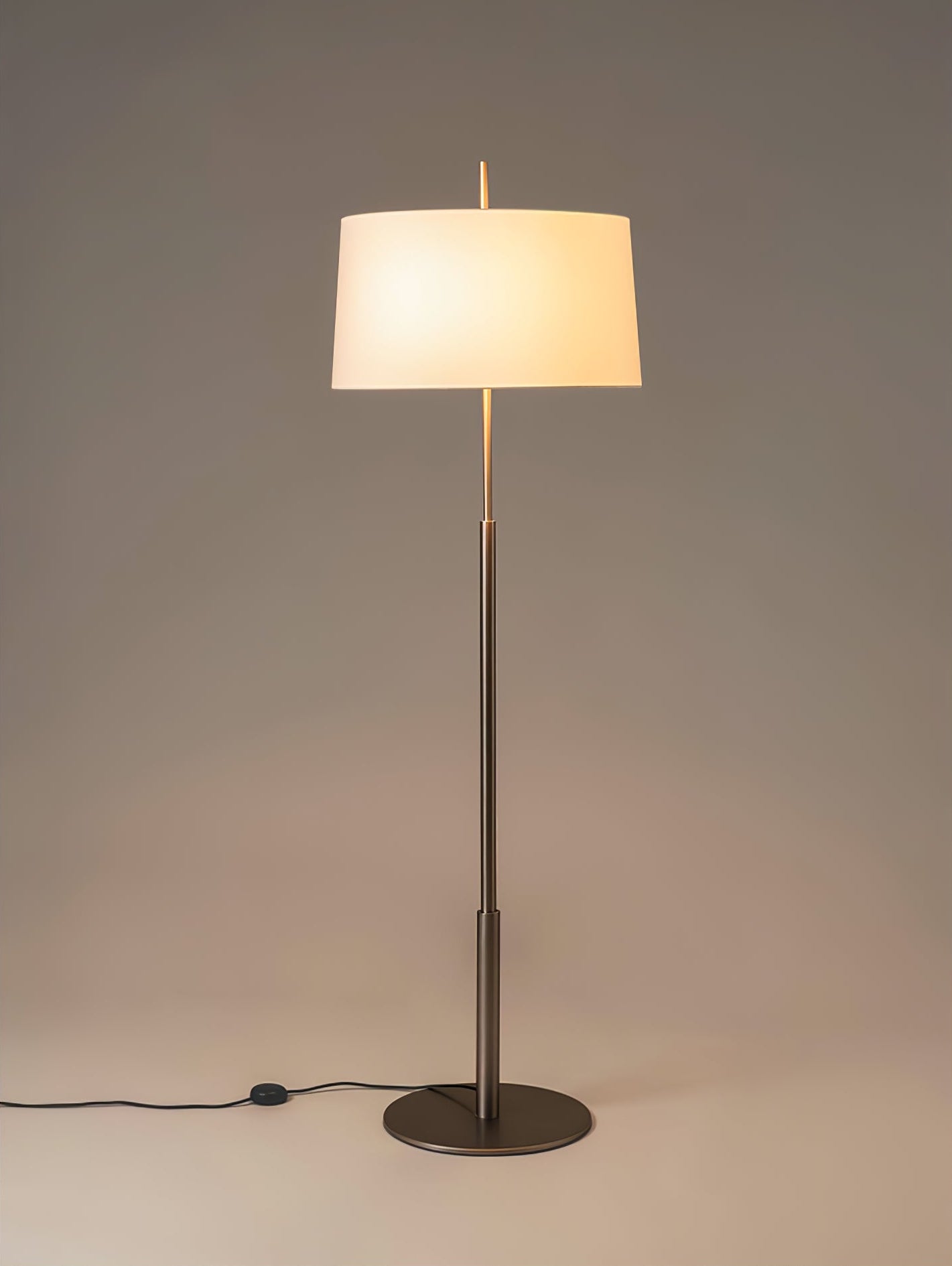 Brooks Minimalist Metal Floor Lamp - Blowlighting