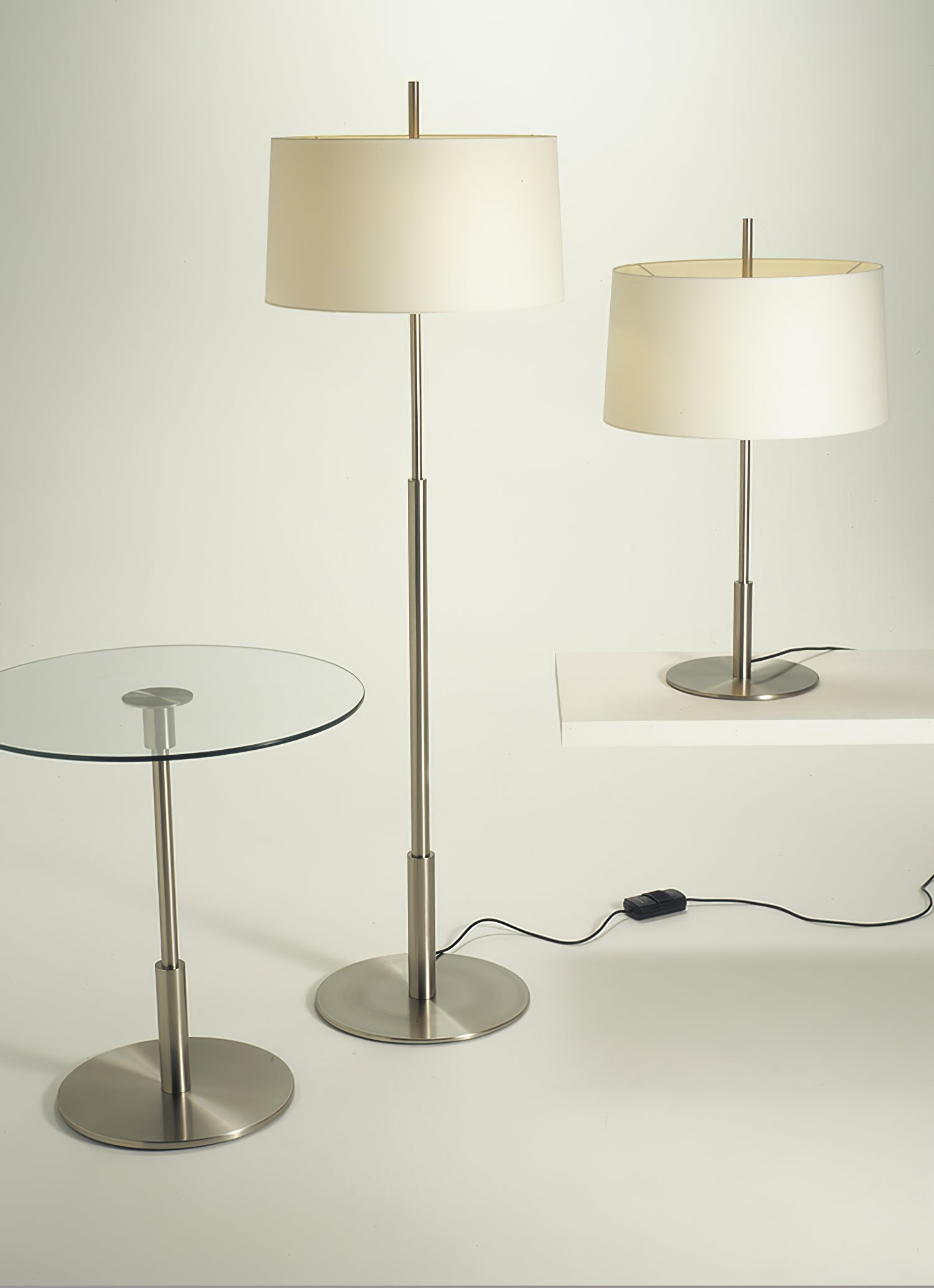 Brooks Minimalist Metal Floor Lamp - Blowlighting