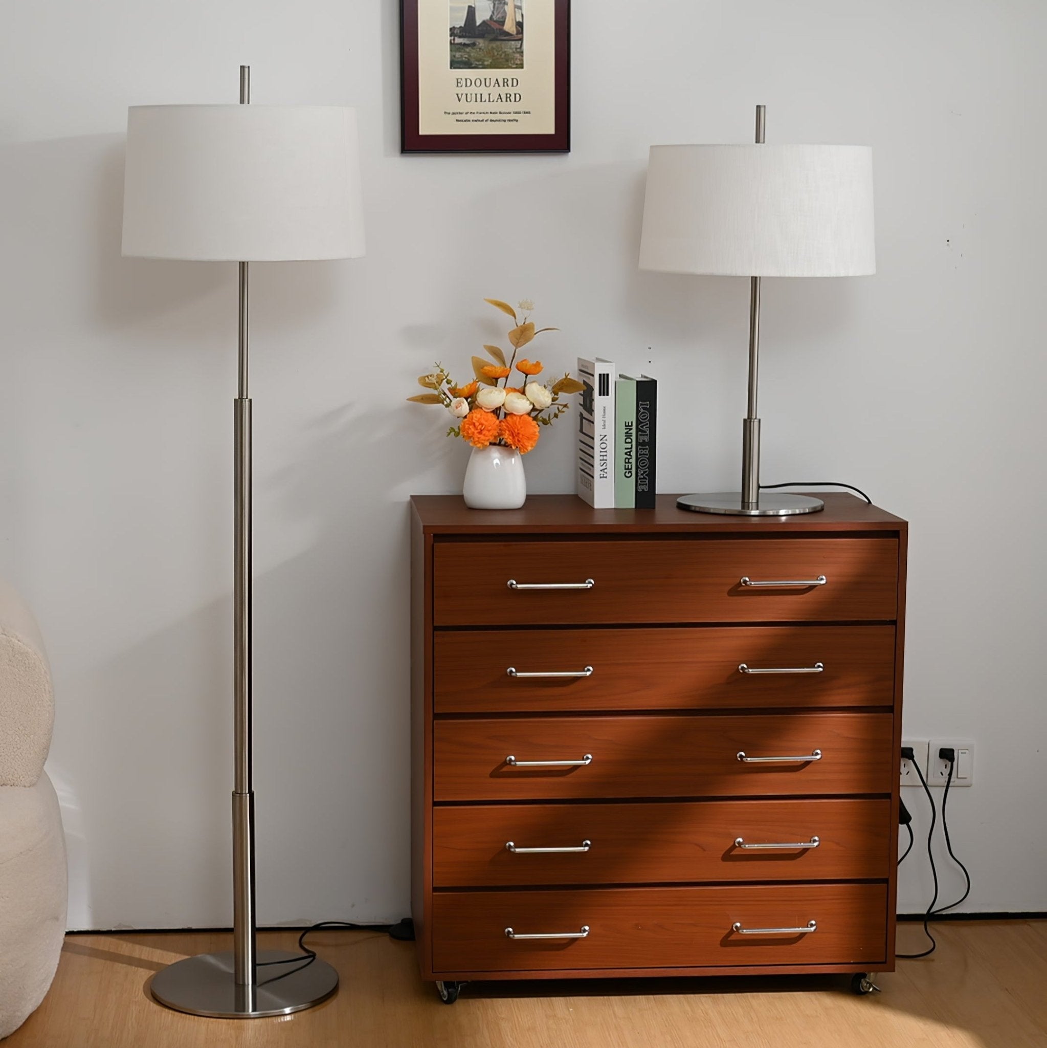 Silasn Minimalist Metal Table Lamp - Blowlighting