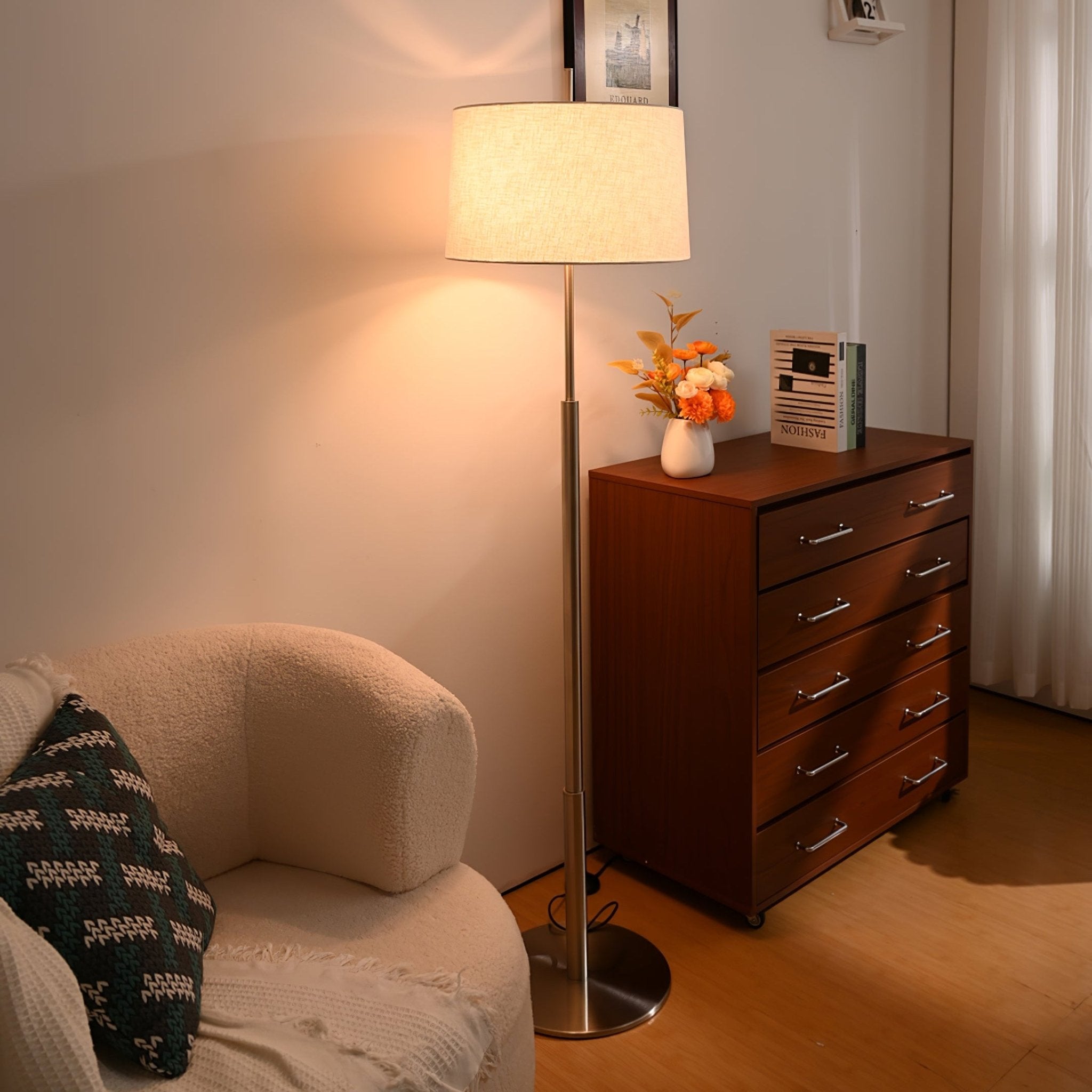 Brooks Minimalist Metal Floor Lamp - Blowlighting