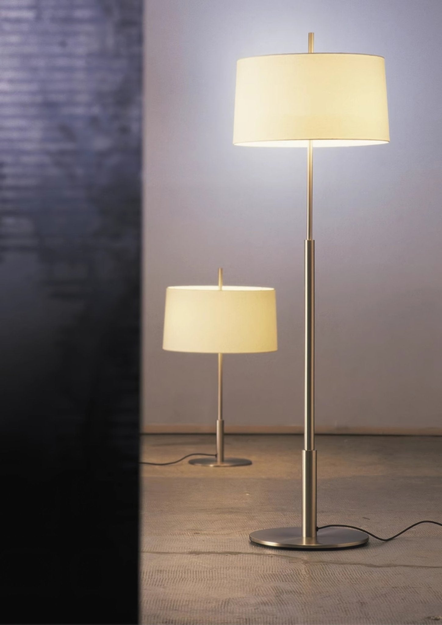 Brooks Minimalist Metal Floor Lamp - Blowlighting