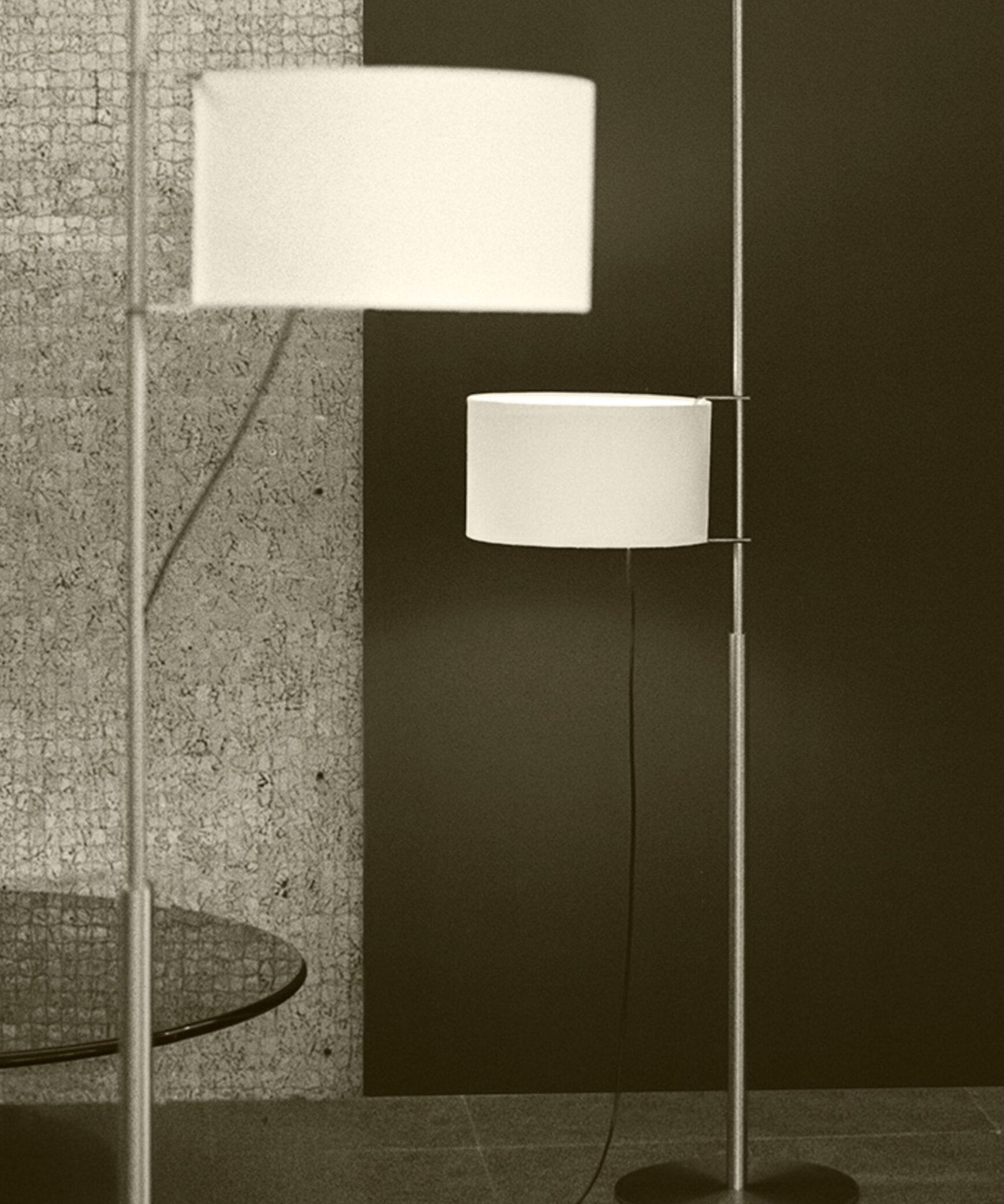 Nora Minimalist Metal Floor Lamp - Blowlighting