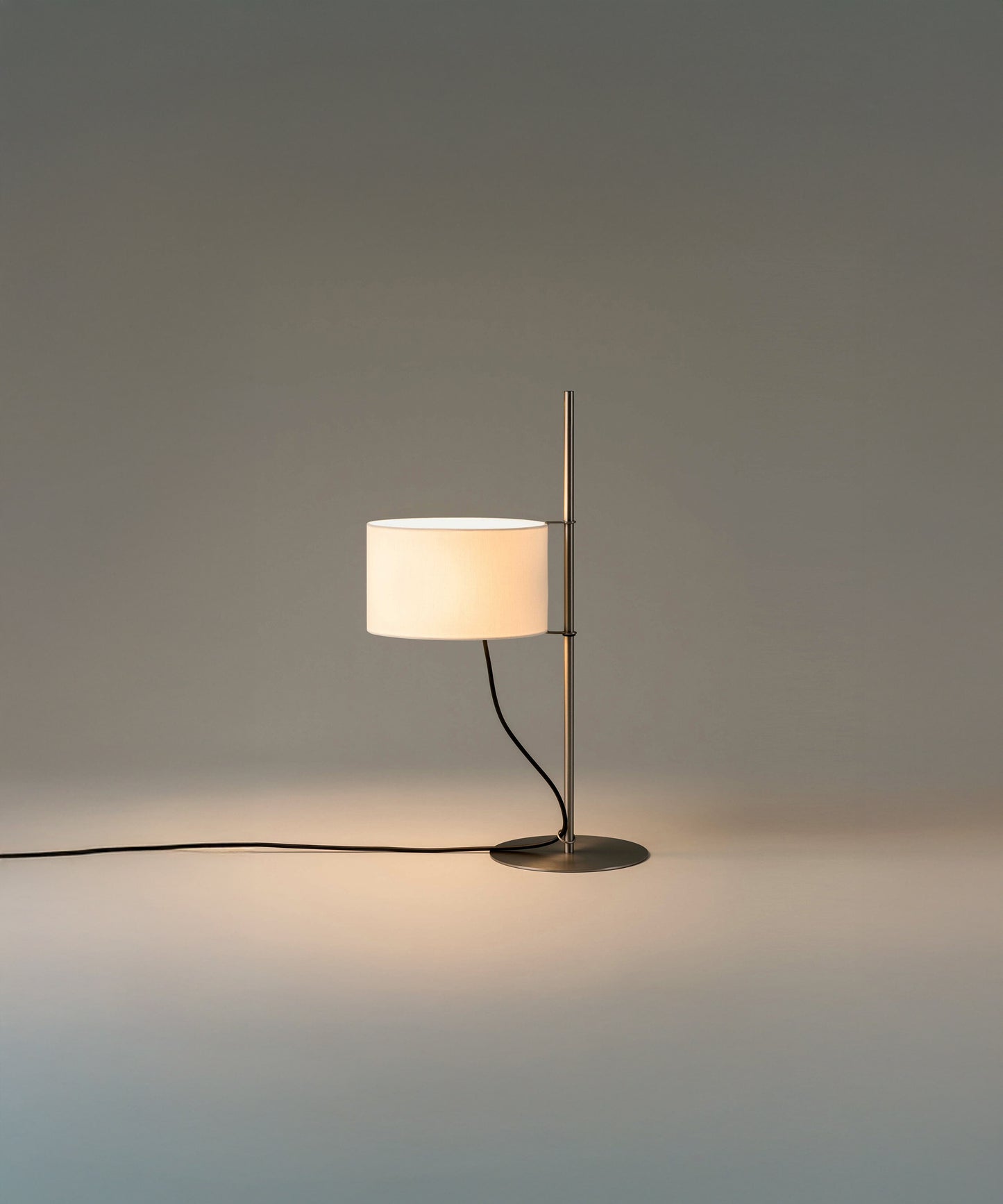 Landon Minimalist Table Lamp - Blowlighting