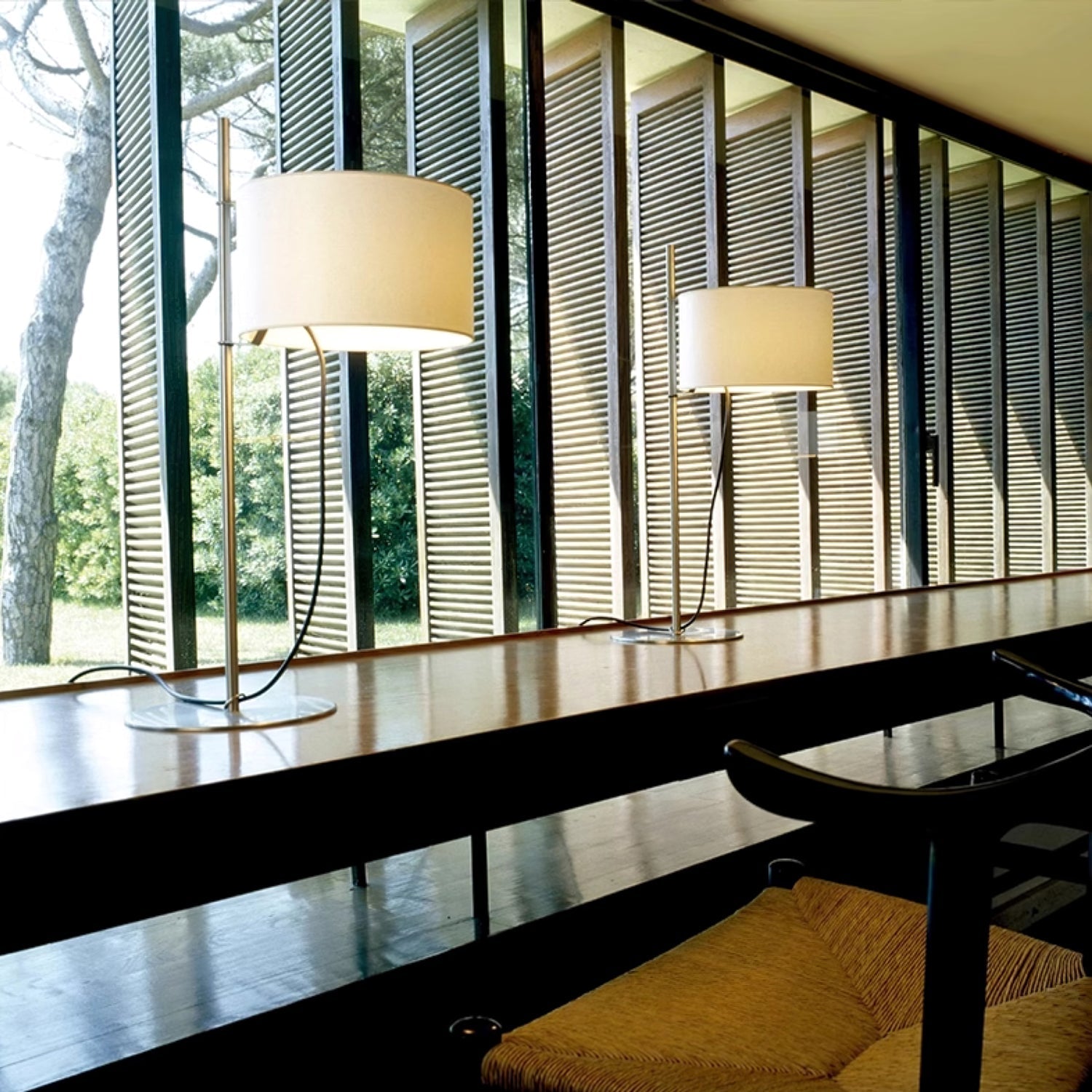 Landon Minimalist Table Lamp - Blowlighting